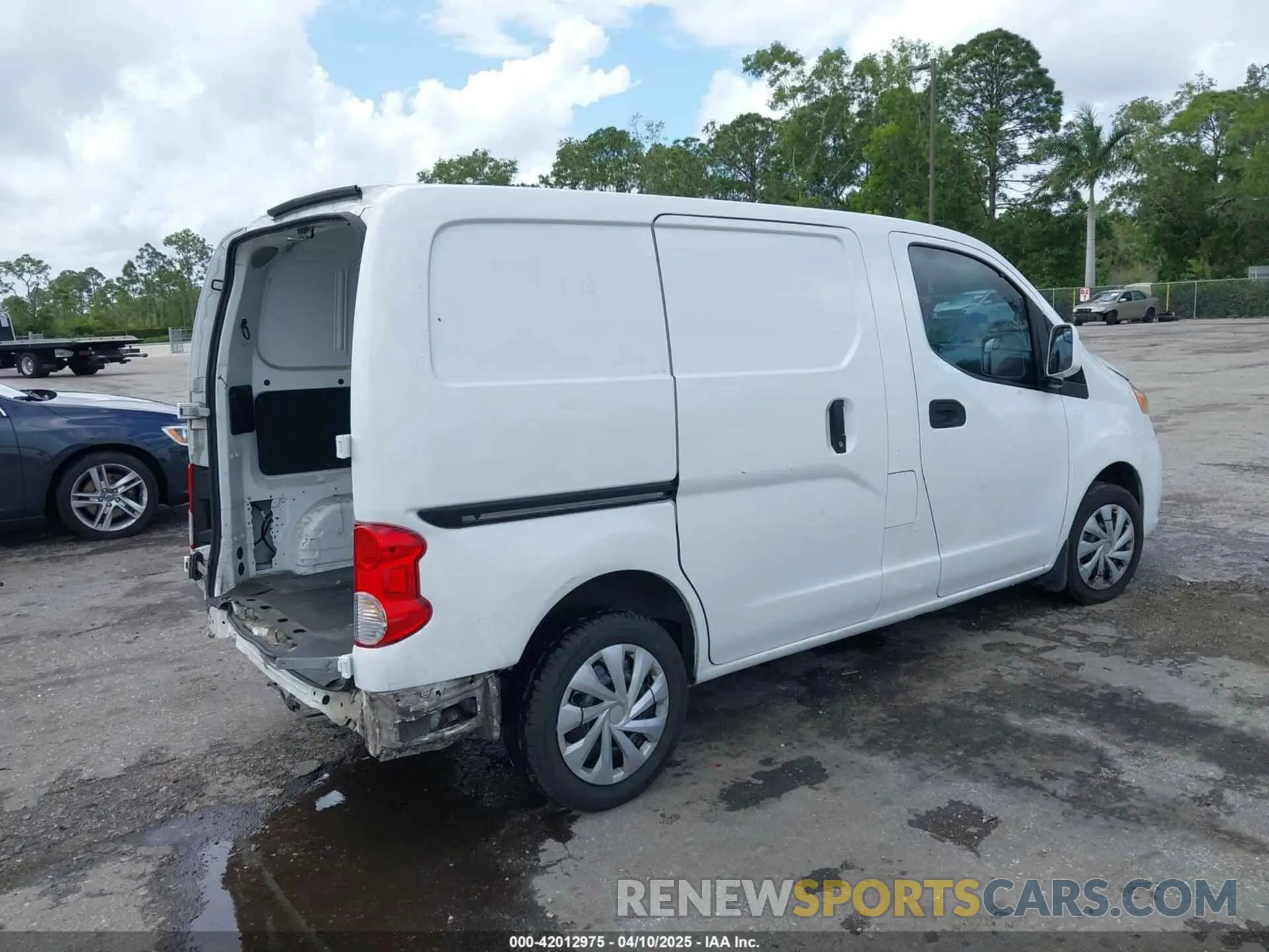 4 Фотография поврежденного автомобиля 3N6CM0KN9LK709594 NISSAN NV 200 2020