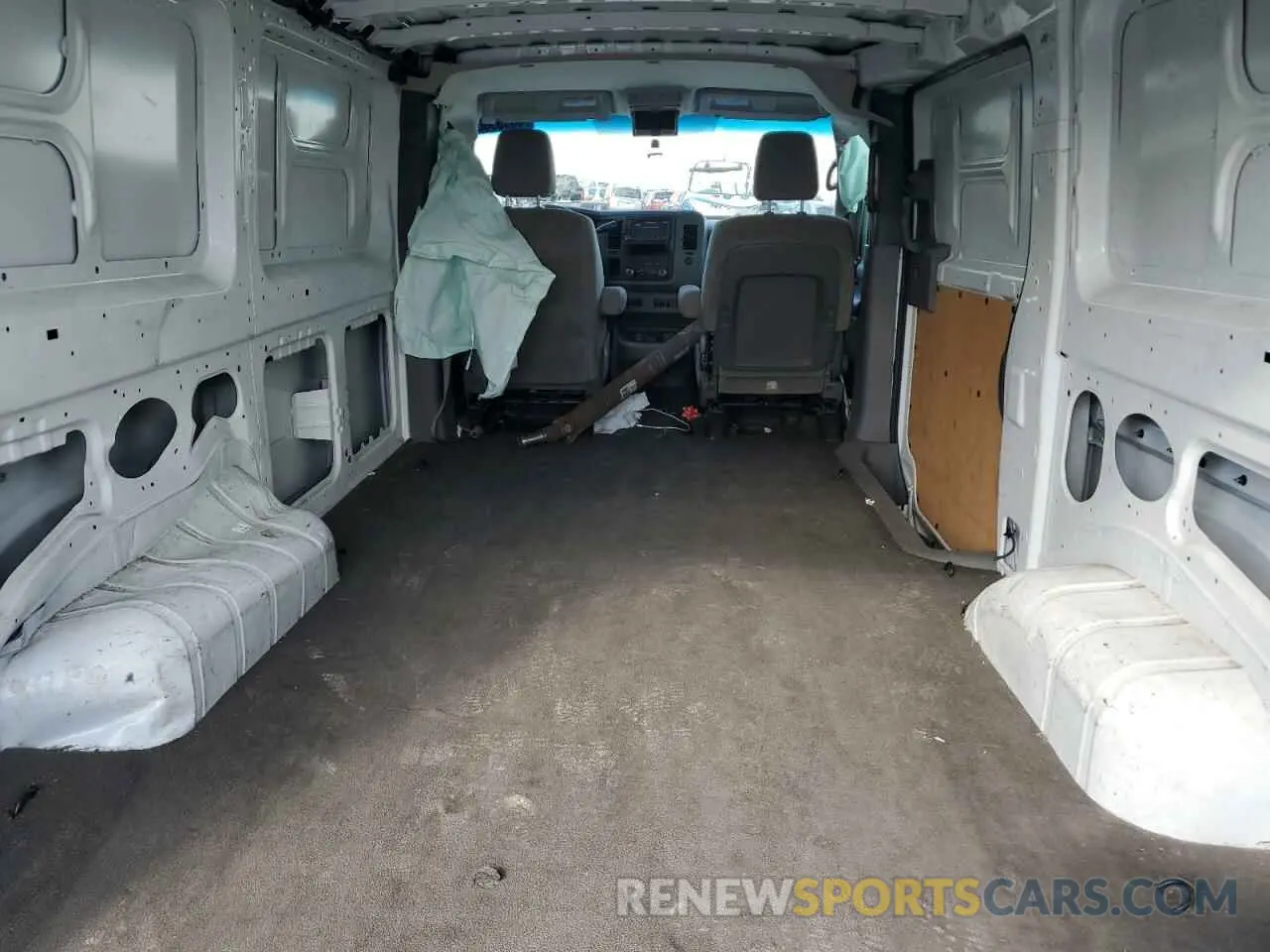 10 Photograph of a damaged car 1N6BF0KM7KN809036 NISSAN NV 2019