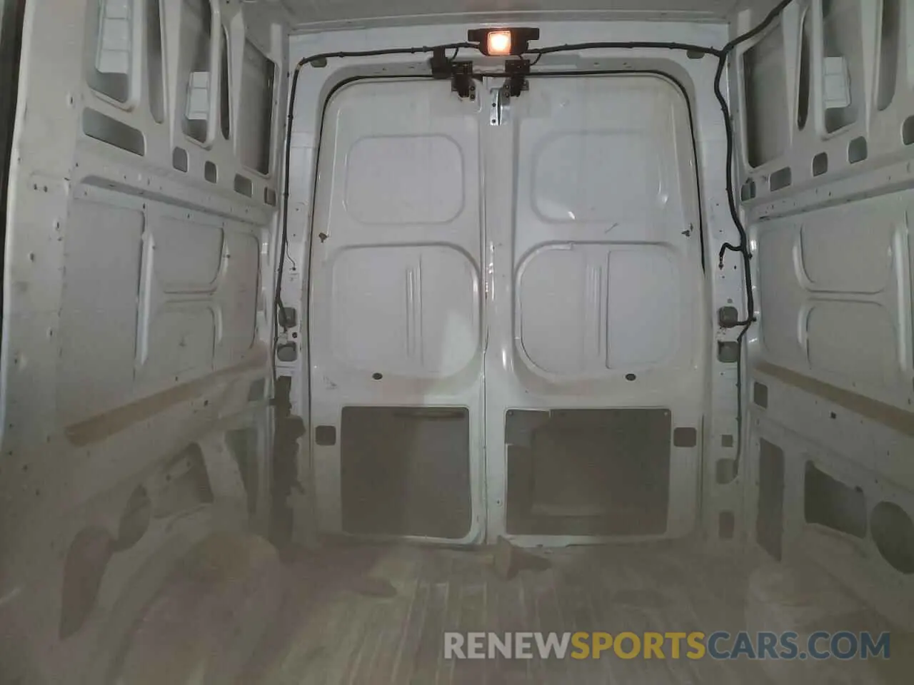 10 Photograph of a damaged car 1N6BF0LY4KN808217 NISSAN NV 2019