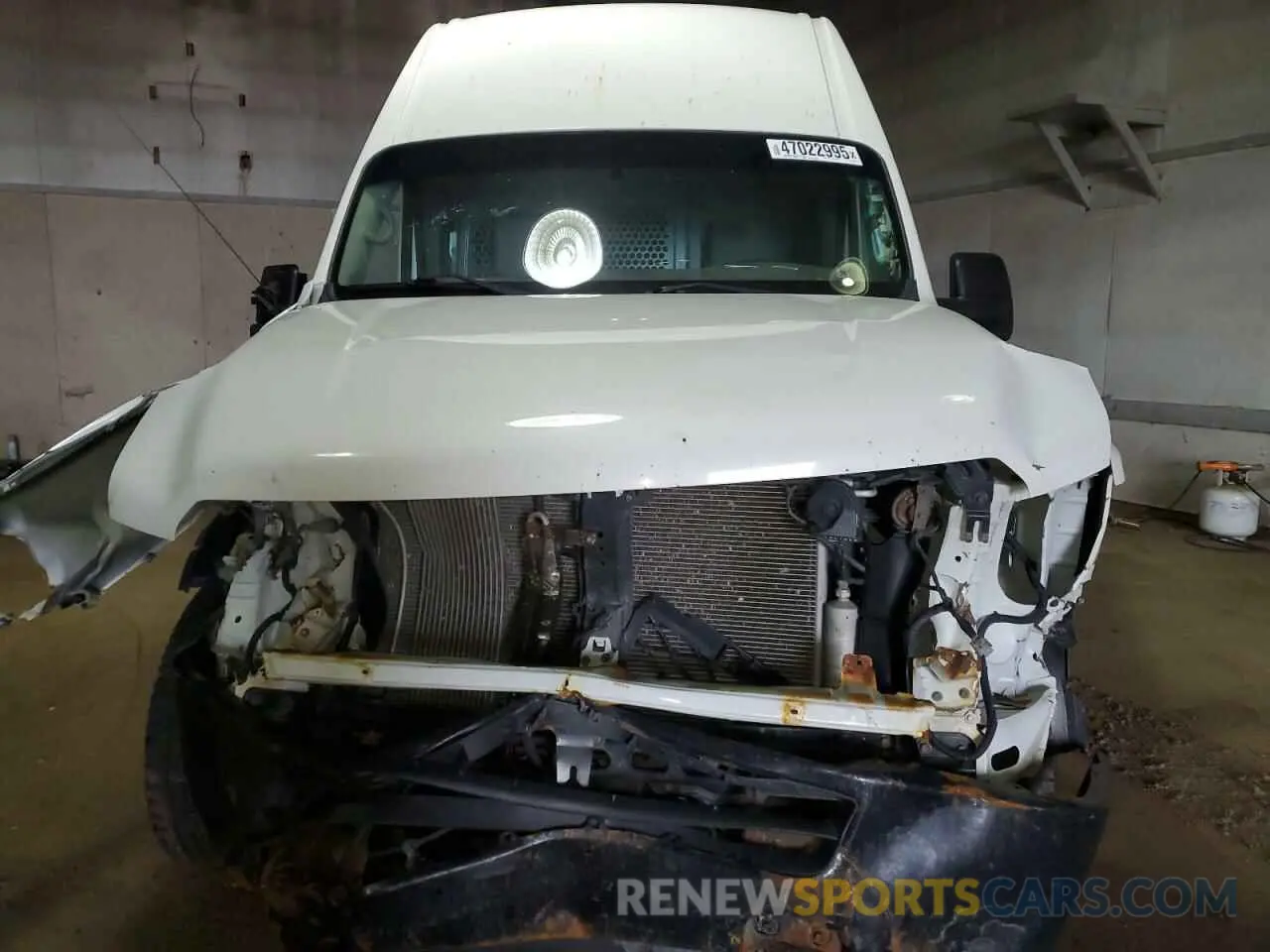 5 Photograph of a damaged car 1N6BF0LY4KN808217 NISSAN NV 2019