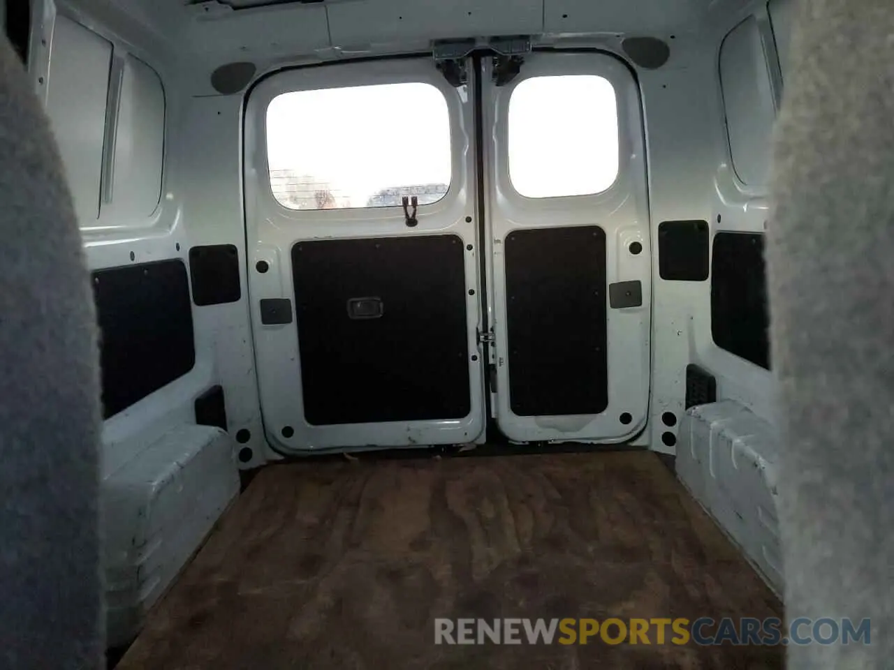 10 Photograph of a damaged car 3N6CM0KN0KK700880 NISSAN NV 2019