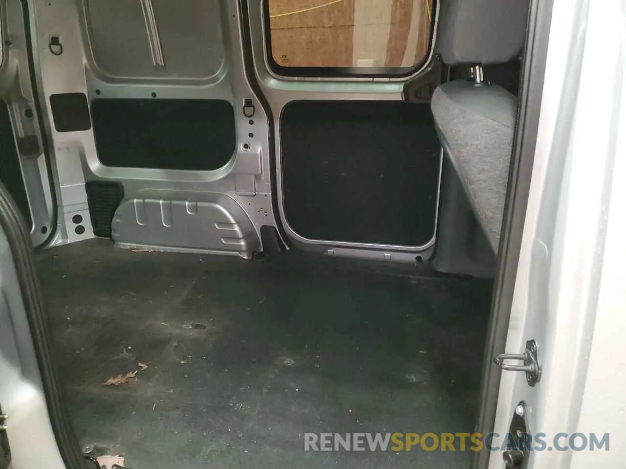 11 Фотография поврежденного автомобиля 3N6CM0KN1LK698641 NISSAN NV 2020