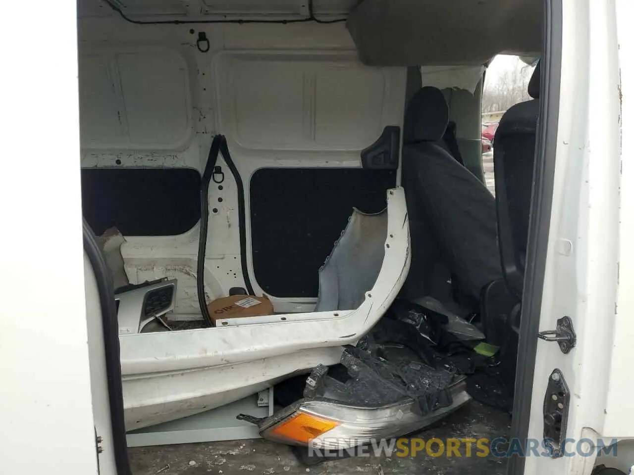 11 Фотография поврежденного автомобиля 3N6CM0KN2LK698020 NISSAN NV 2020