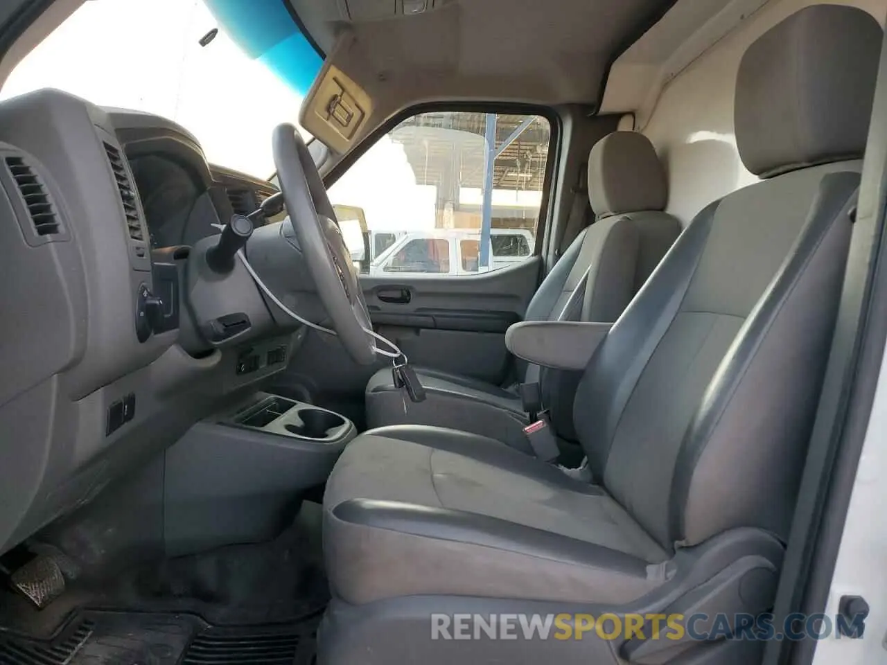 7 Фотография поврежденного автомобиля 1N6BF0KM8MN807301 NISSAN NV 2021
