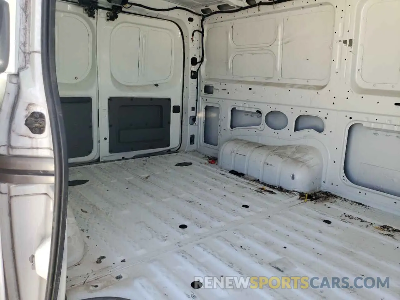 11 Photograph of a damaged car 1N6BF0KY1MN805408 NISSAN NV 2021