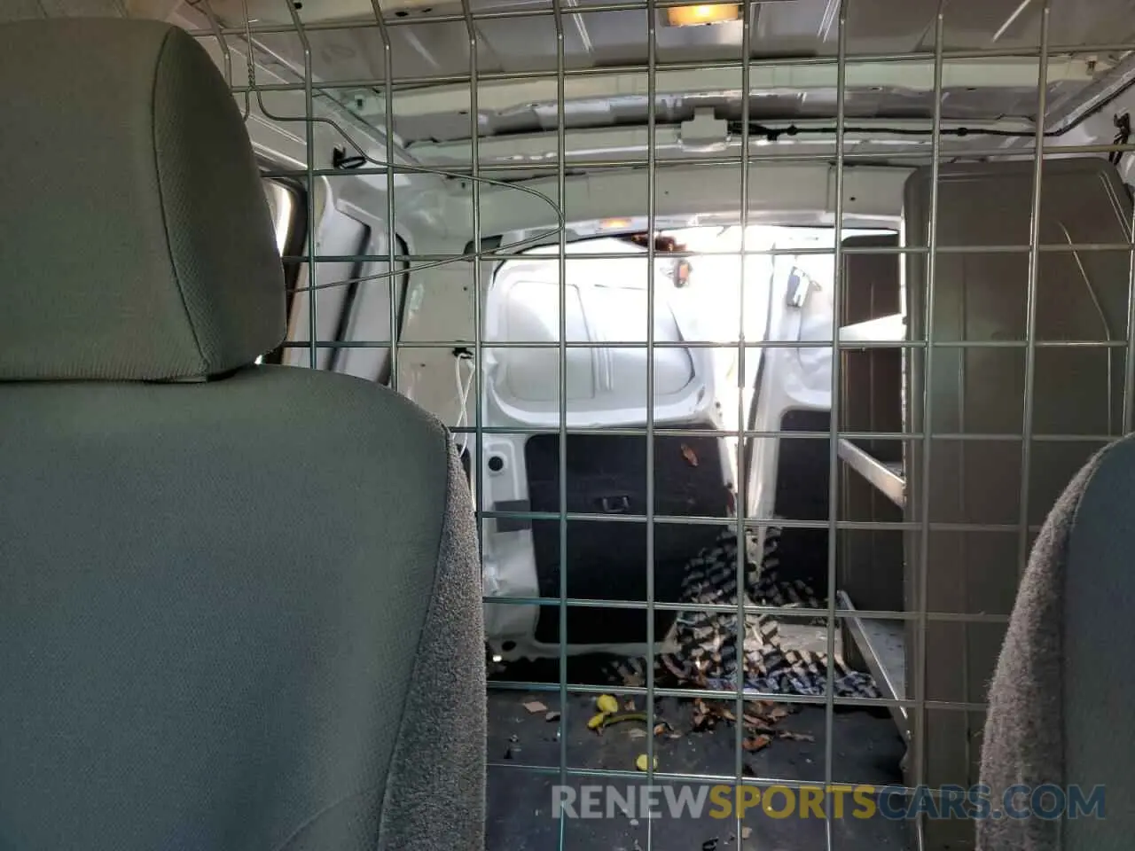 10 Фотография поврежденного автомобиля 3N6CM0KN2MK692493 NISSAN NV 2021