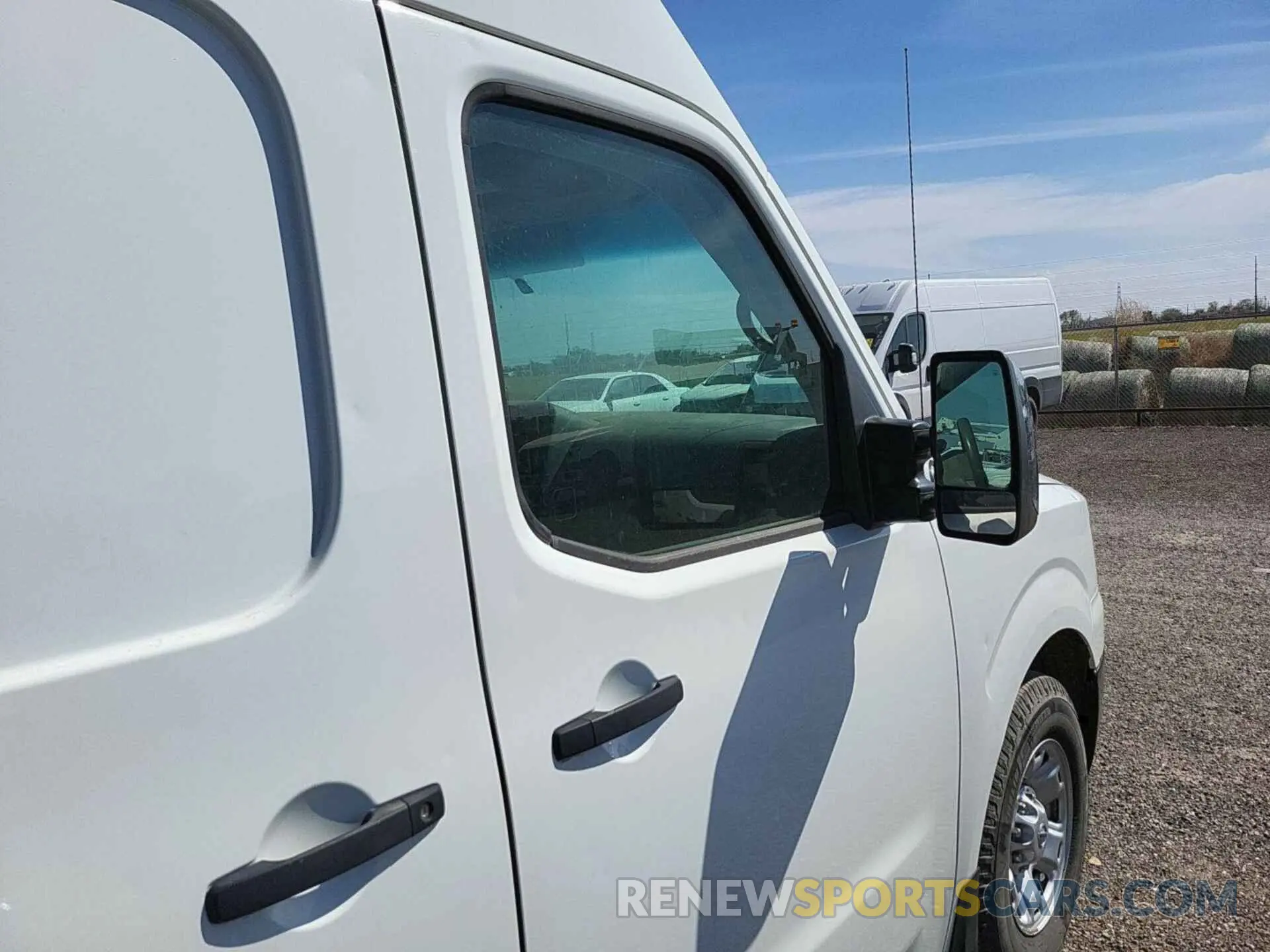 10 Photograph of a damaged car 1N6AF0LY4KN806284 NISSAN NV CARGO NV2500 HD 2019