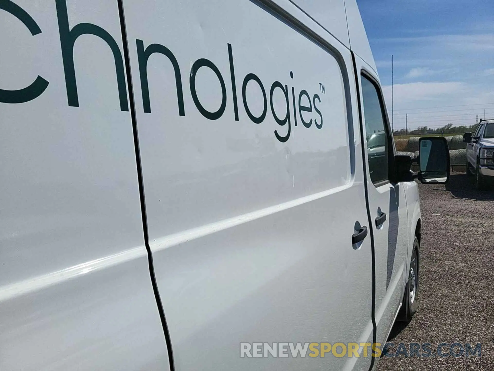 2 Photograph of a damaged car 1N6AF0LY4KN806284 NISSAN NV CARGO NV2500 HD 2019