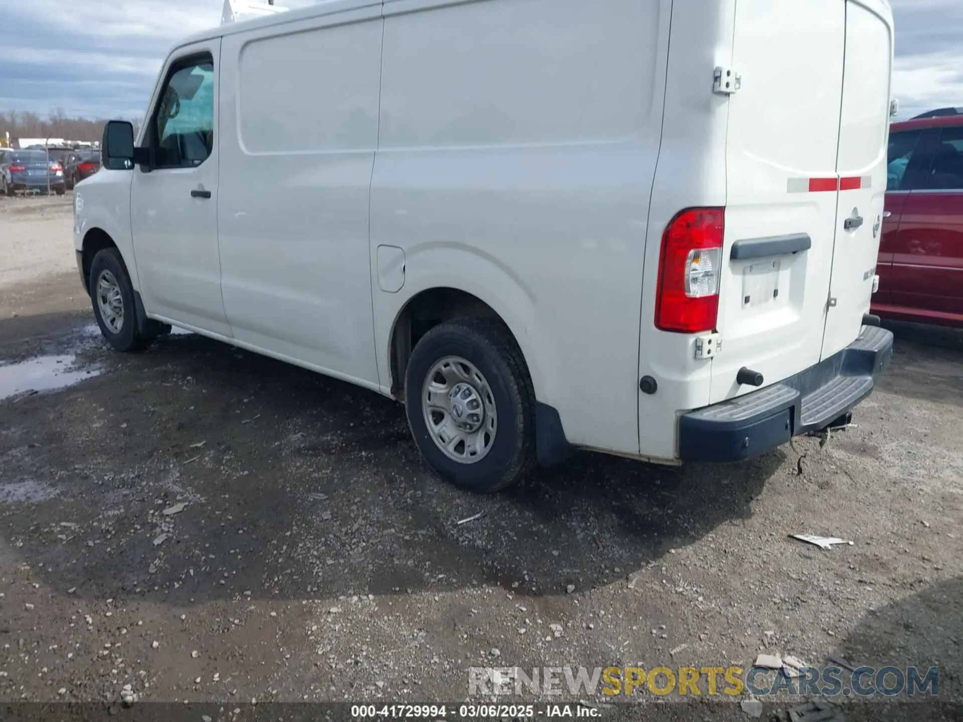 3 Photograph of a damaged car 1N6BF0KY3KN808372 NISSAN NV CARGO NV2500 HD 2019