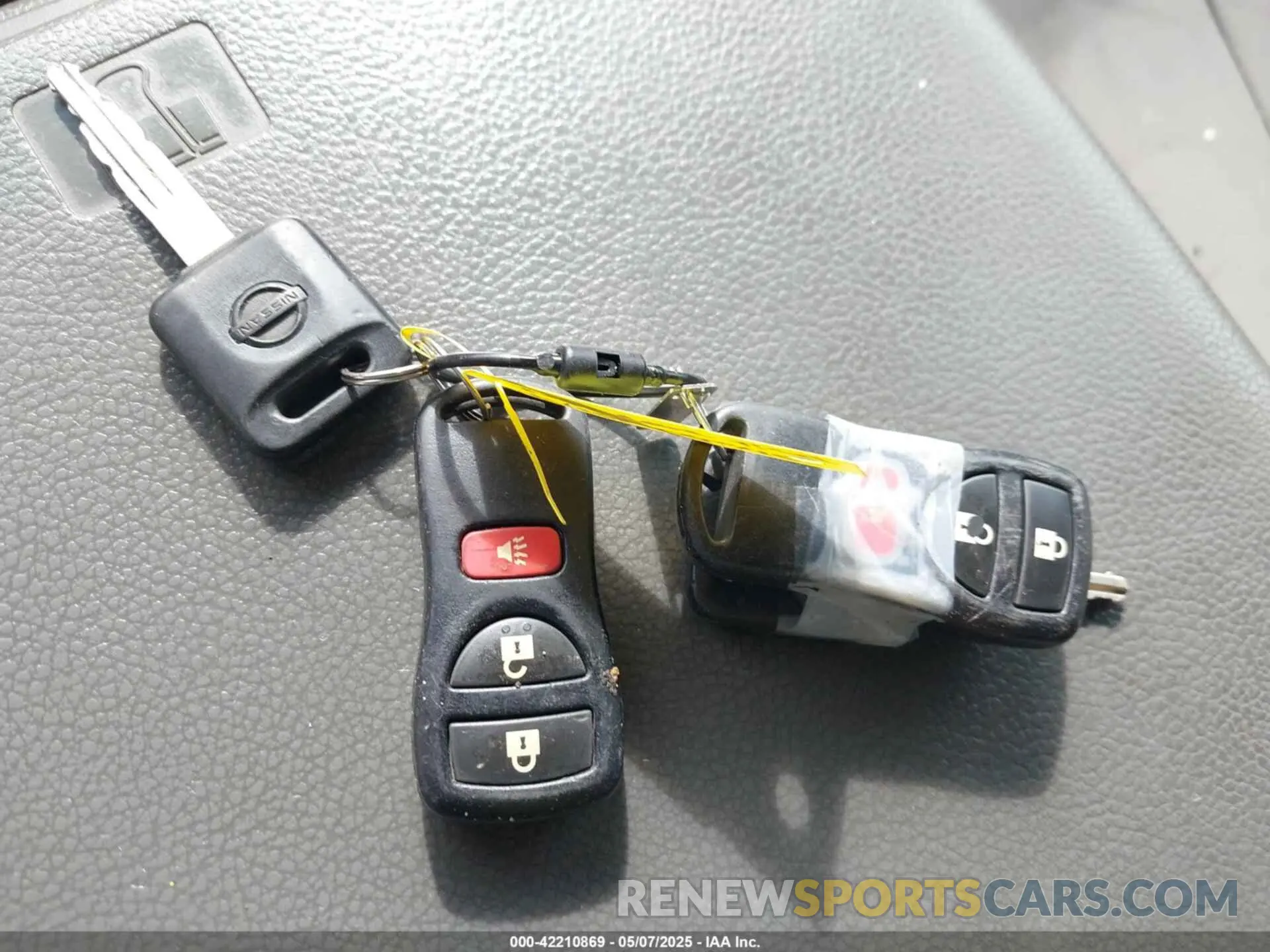 11 Photograph of a damaged car 1N6BF0KYXKN802942 NISSAN NV CARGO NV2500 HD 2019
