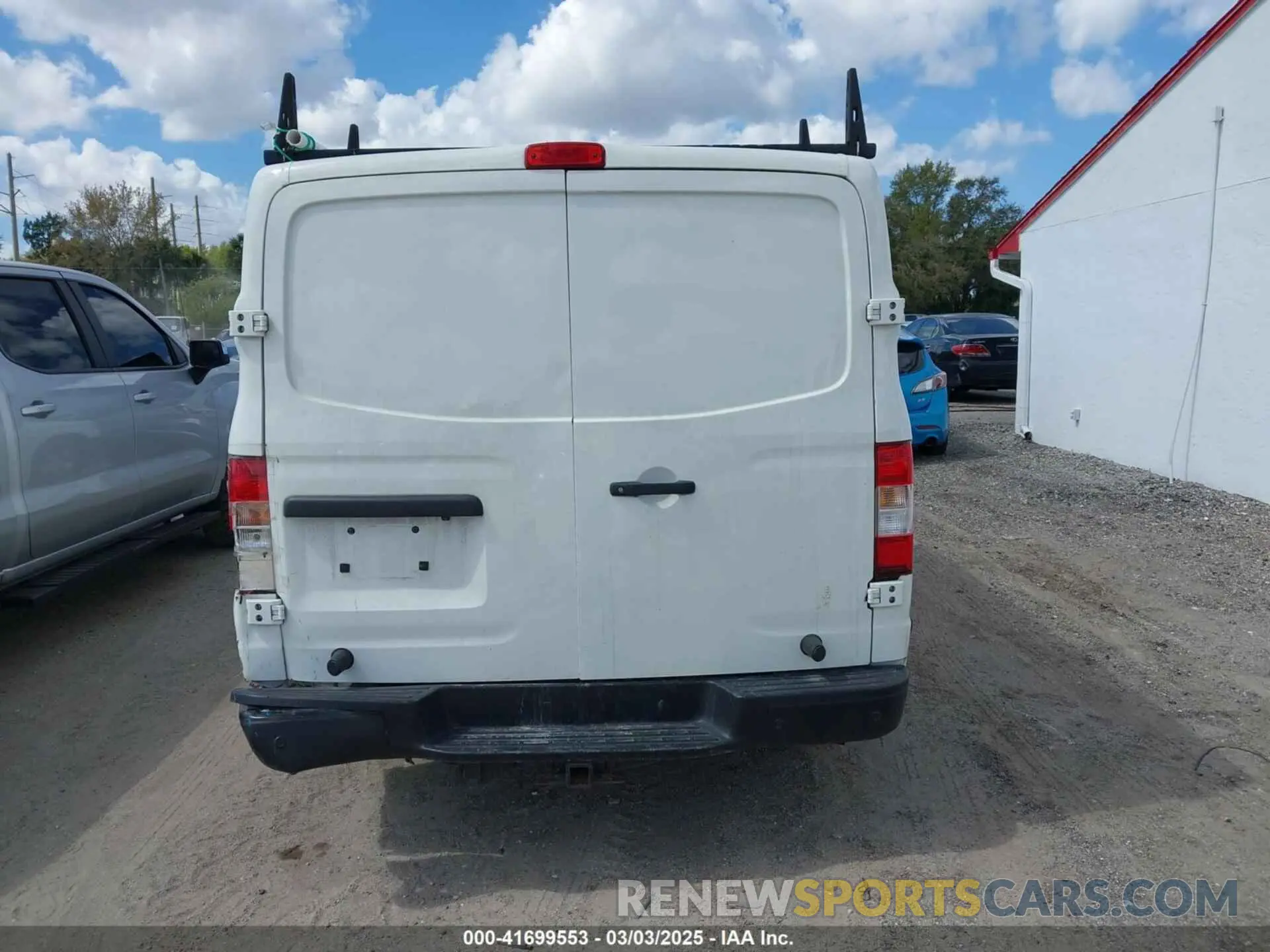 16 Photograph of a damaged car 1N6AF0KY9LN804355 NISSAN NV CARGO NV2500 HD 2020