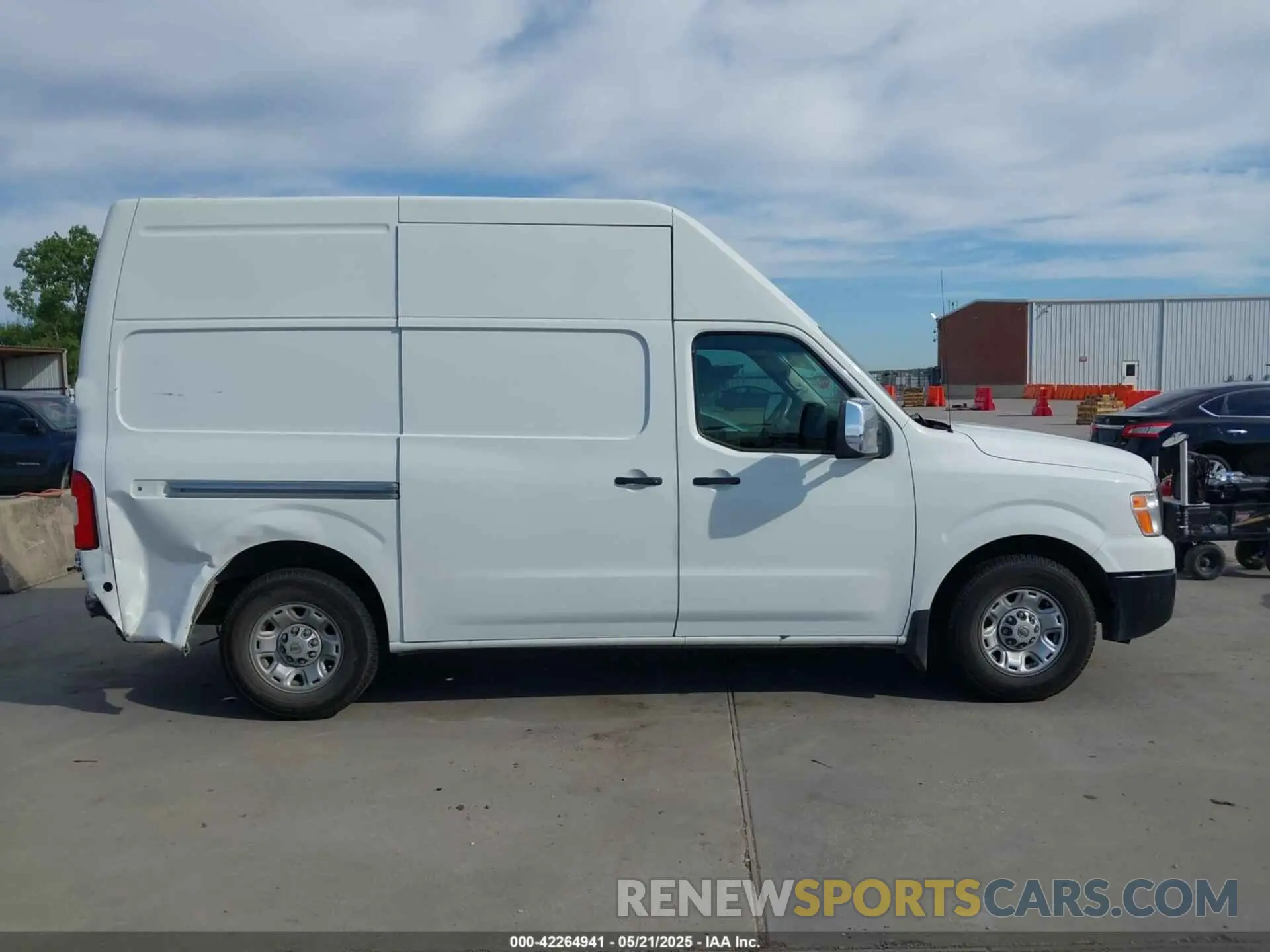 13 Photograph of a damaged car 1N6AF0LY8MN805030 NISSAN NV CARGO NV3500 HD 2021