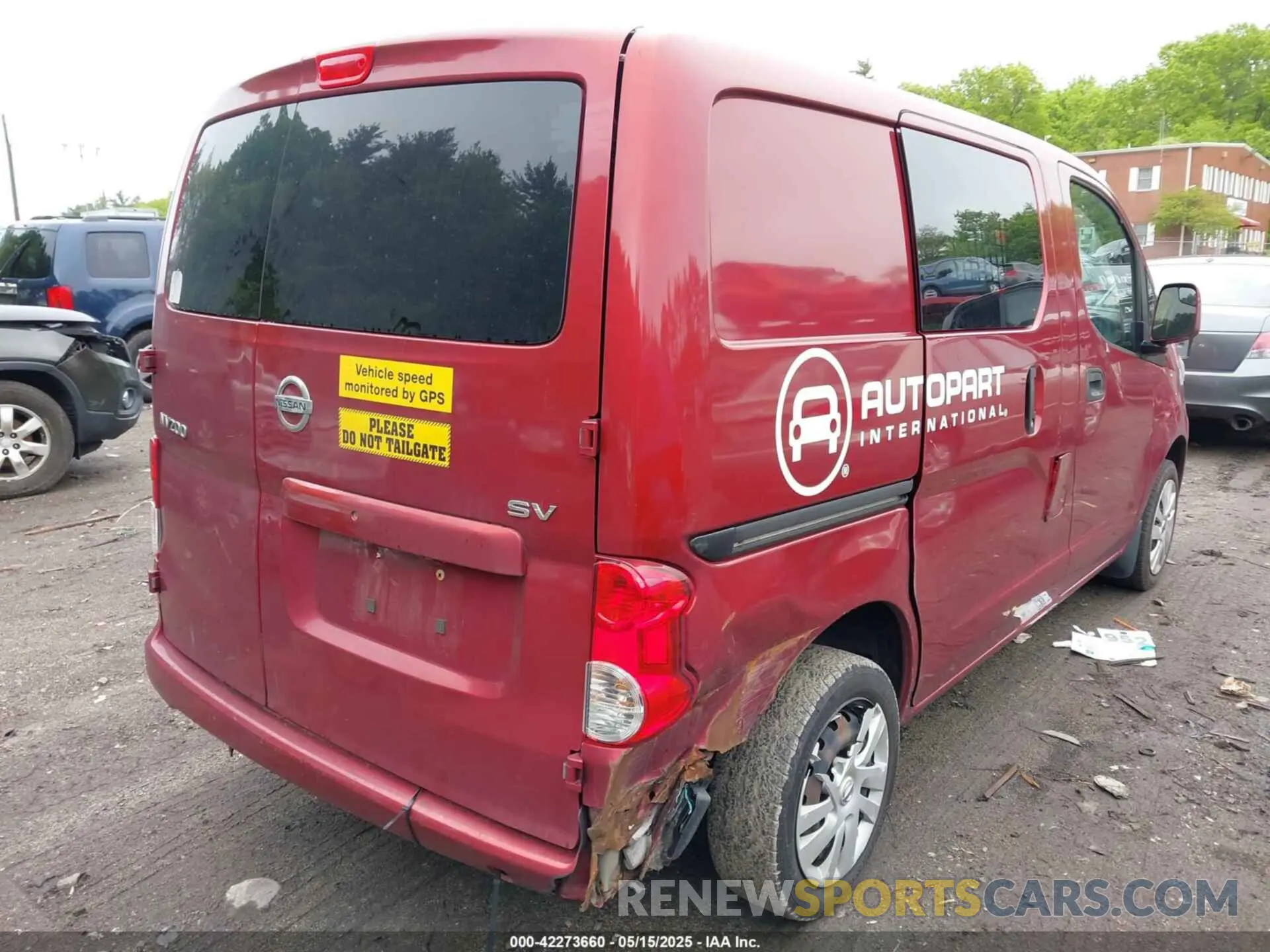 4 Photograph of a damaged car 3N6CM0KN3KK694587 NISSAN NV200 2019