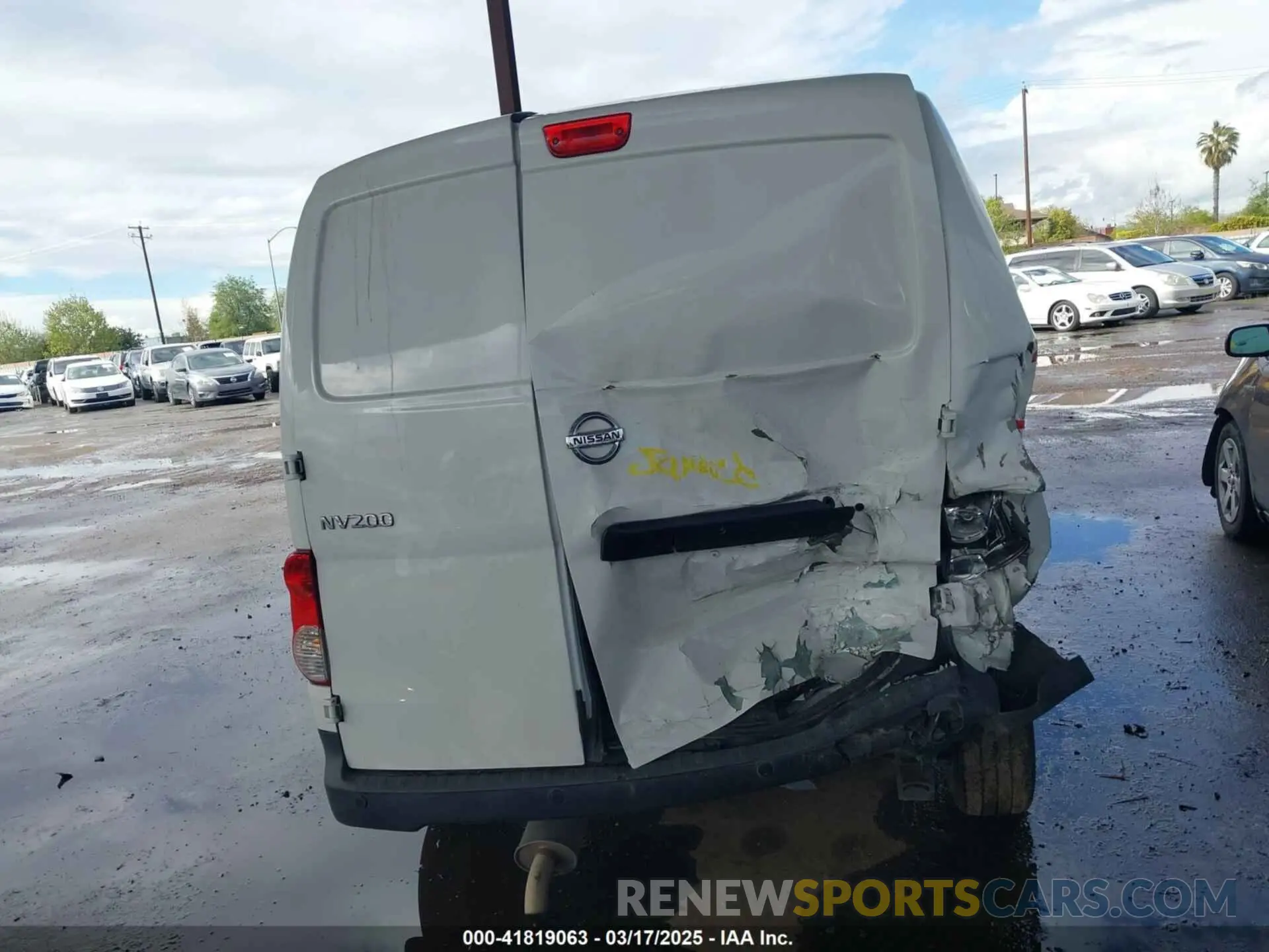 16 Photograph of a damaged car 3N6CM0KN5KK702303 NISSAN NV200 2019