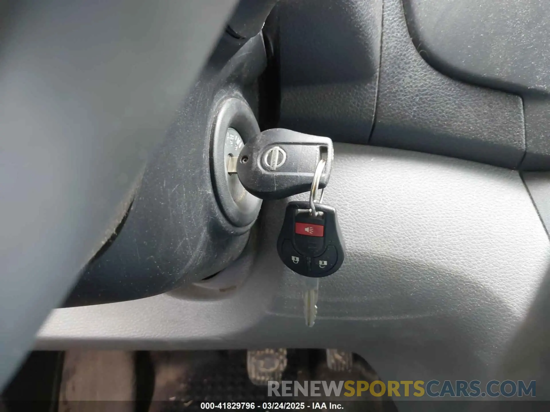 11 Photograph of a damaged car 3N6CM0KN7KK711925 NISSAN NV200 2019