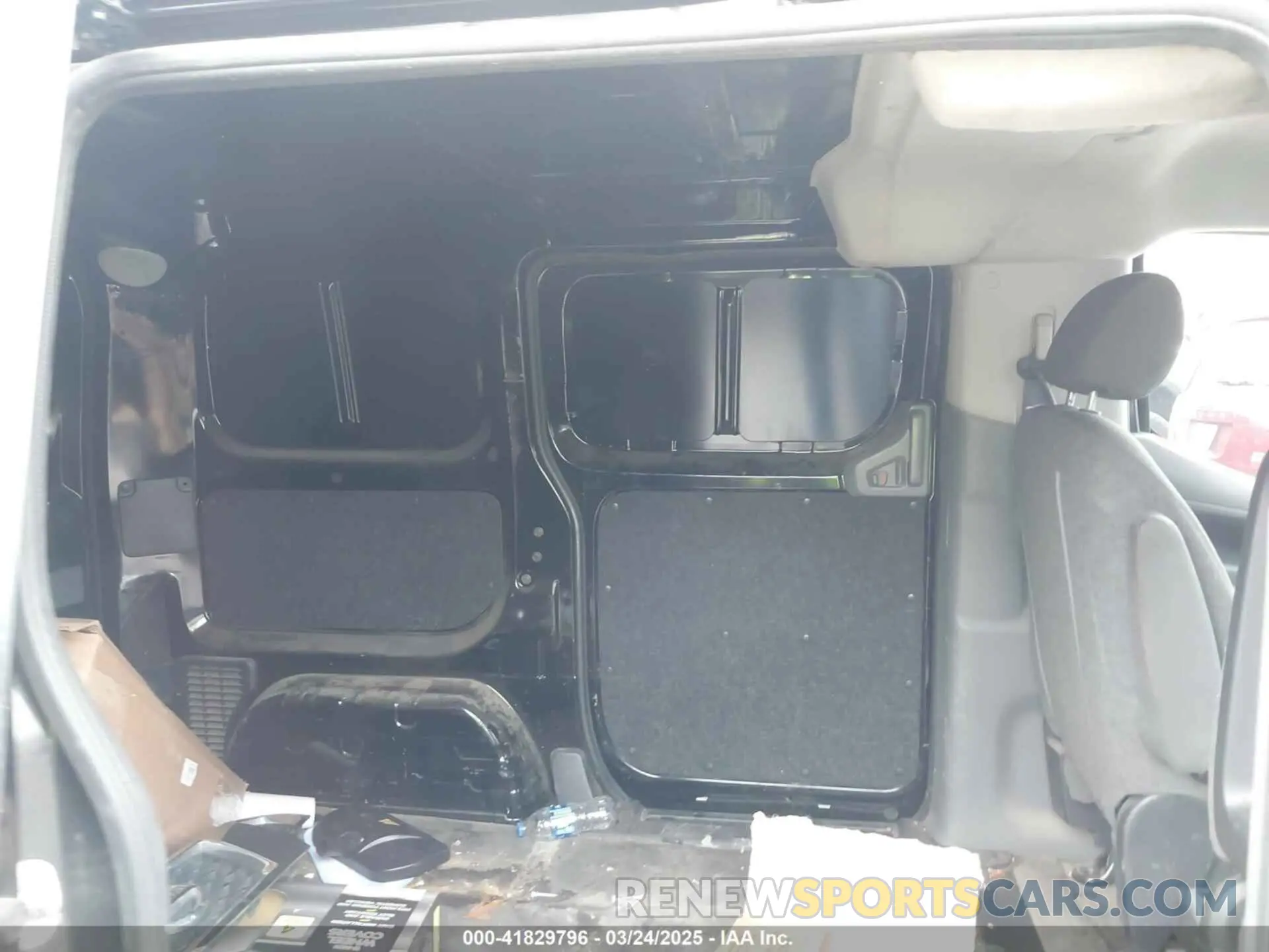8 Photograph of a damaged car 3N6CM0KN7KK711925 NISSAN NV200 2019