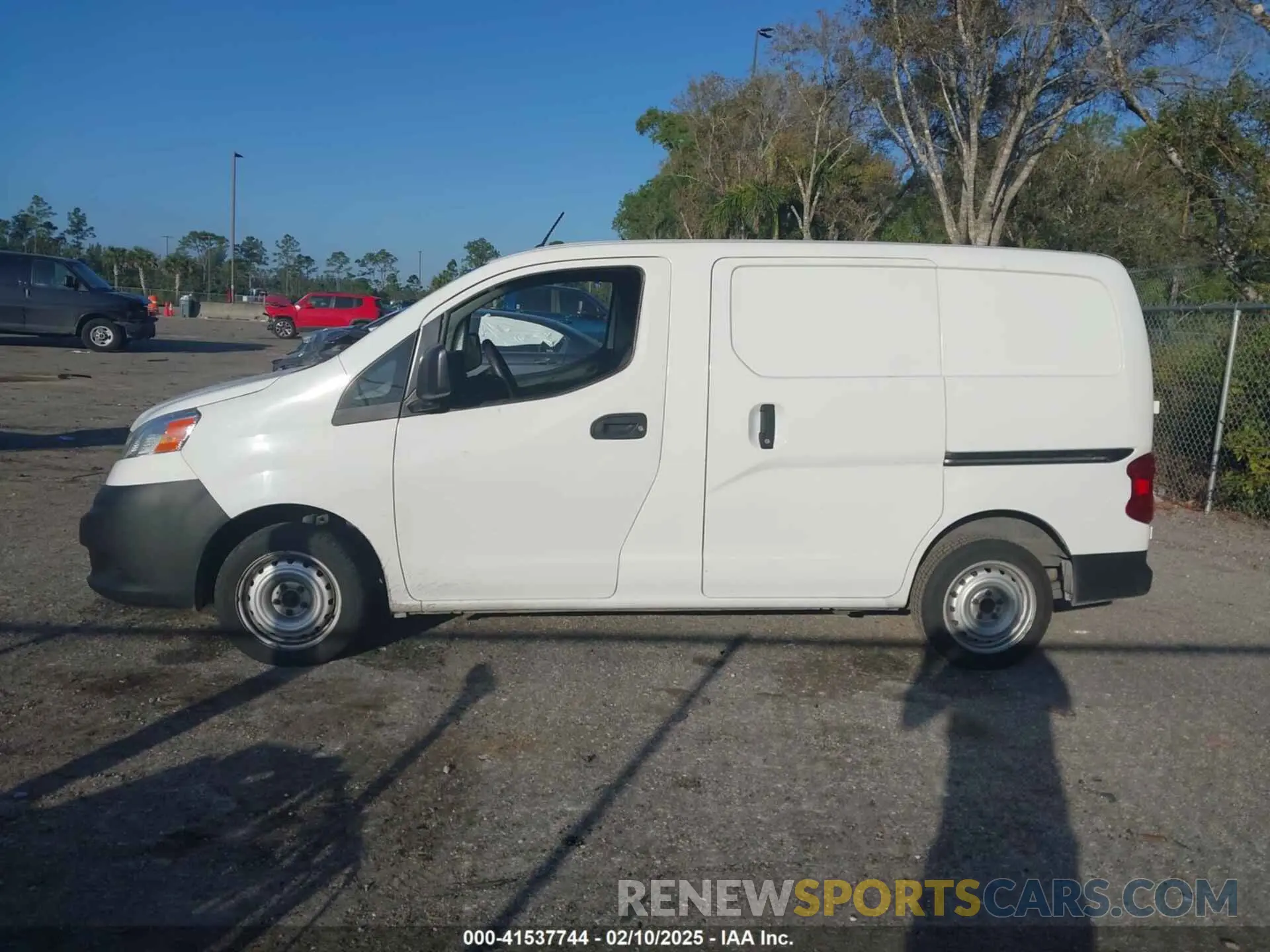 15 Photograph of a damaged car 3N6CM0KN9KK693153 NISSAN NV200 2019