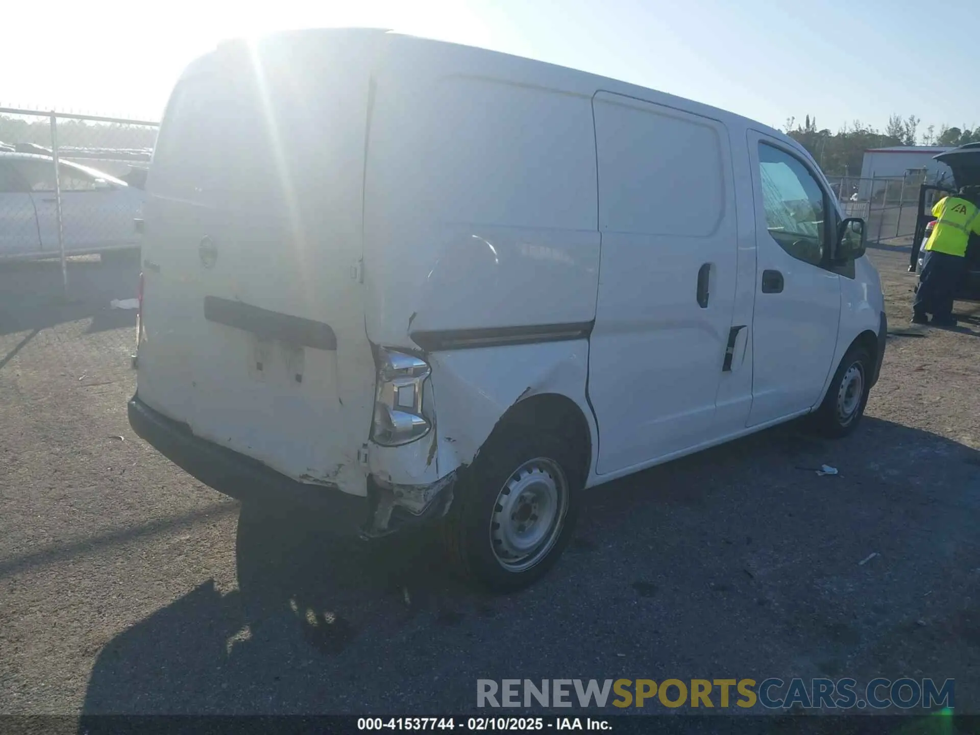 4 Photograph of a damaged car 3N6CM0KN9KK693153 NISSAN NV200 2019