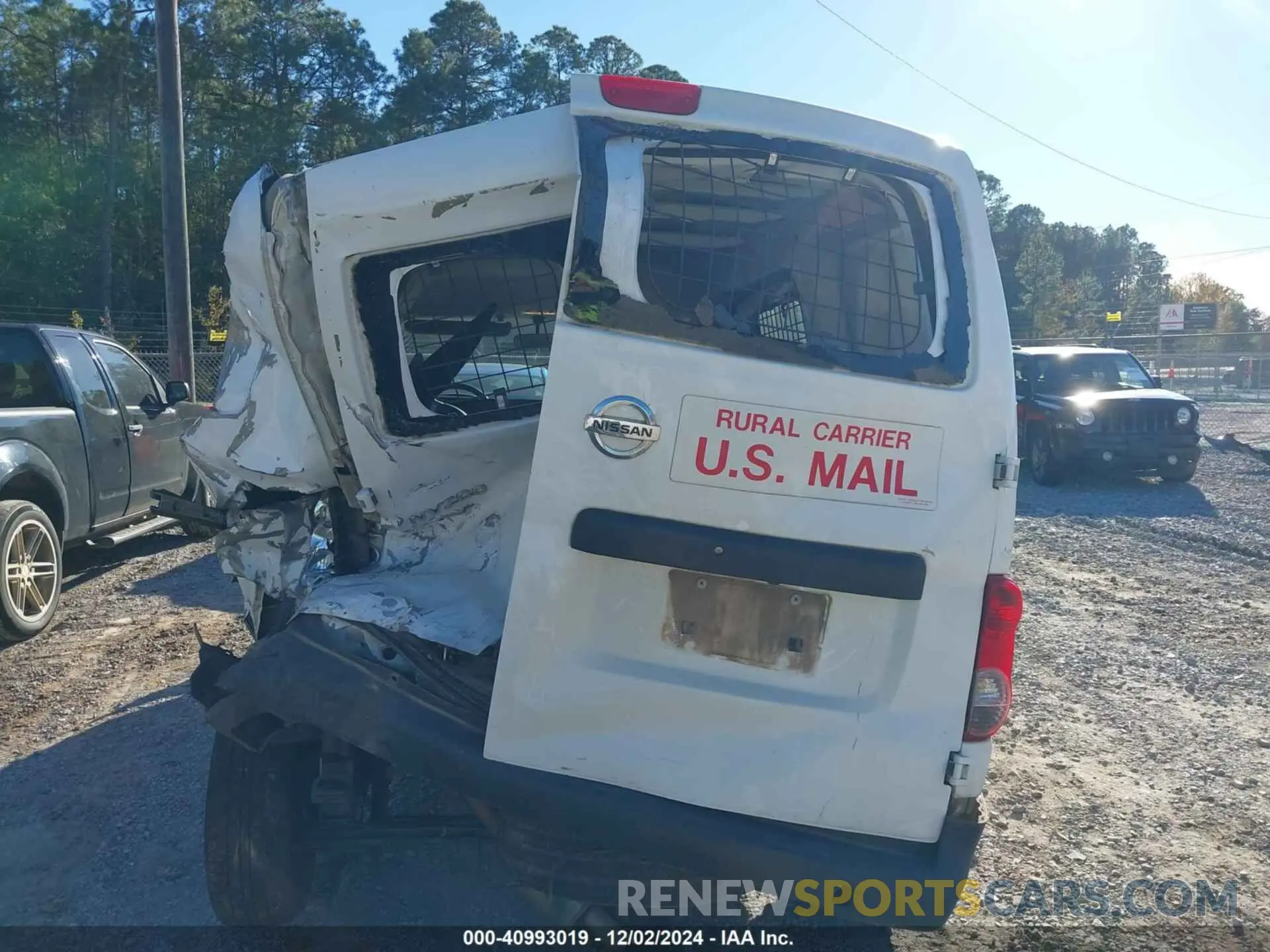 16 Photograph of a damaged car 3N6CM0KN9KK697168 NISSAN NV200 2019