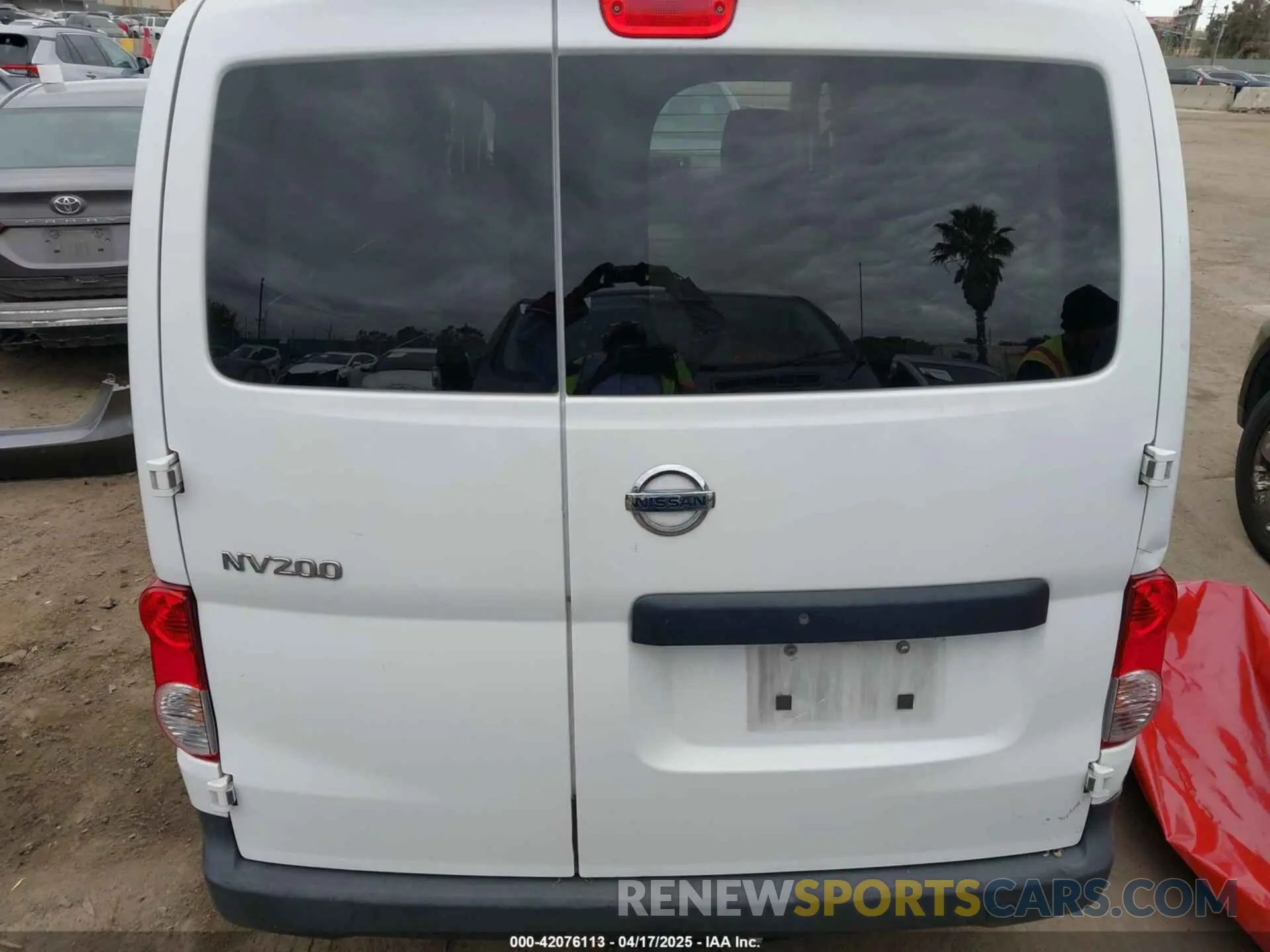 16 Photograph of a damaged car 3N6CM0KNXKK703267 NISSAN NV200 2019