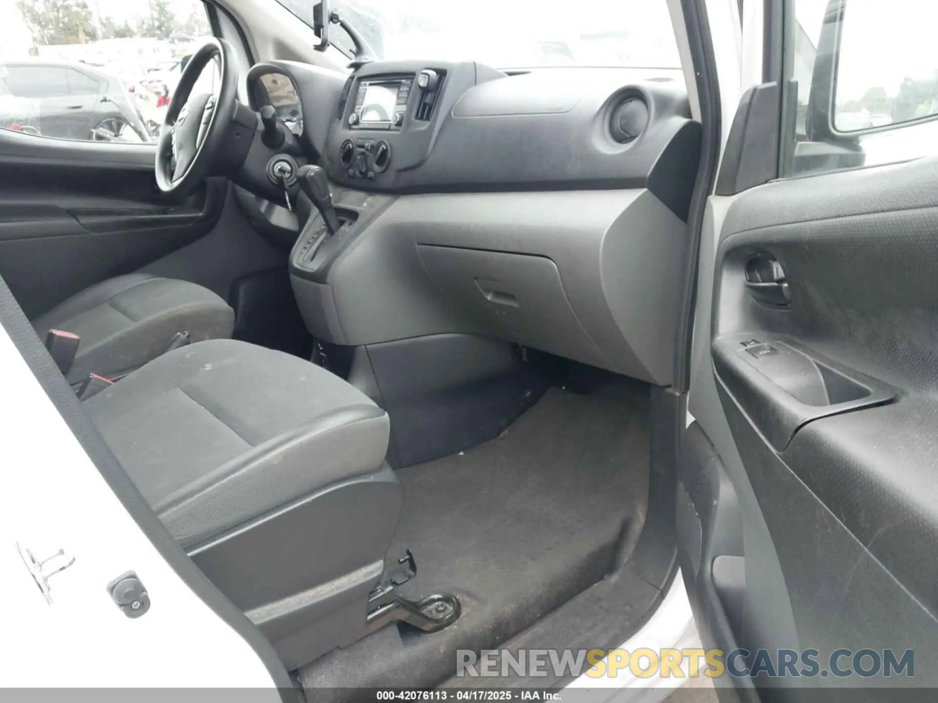 5 Photograph of a damaged car 3N6CM0KNXKK703267 NISSAN NV200 2019