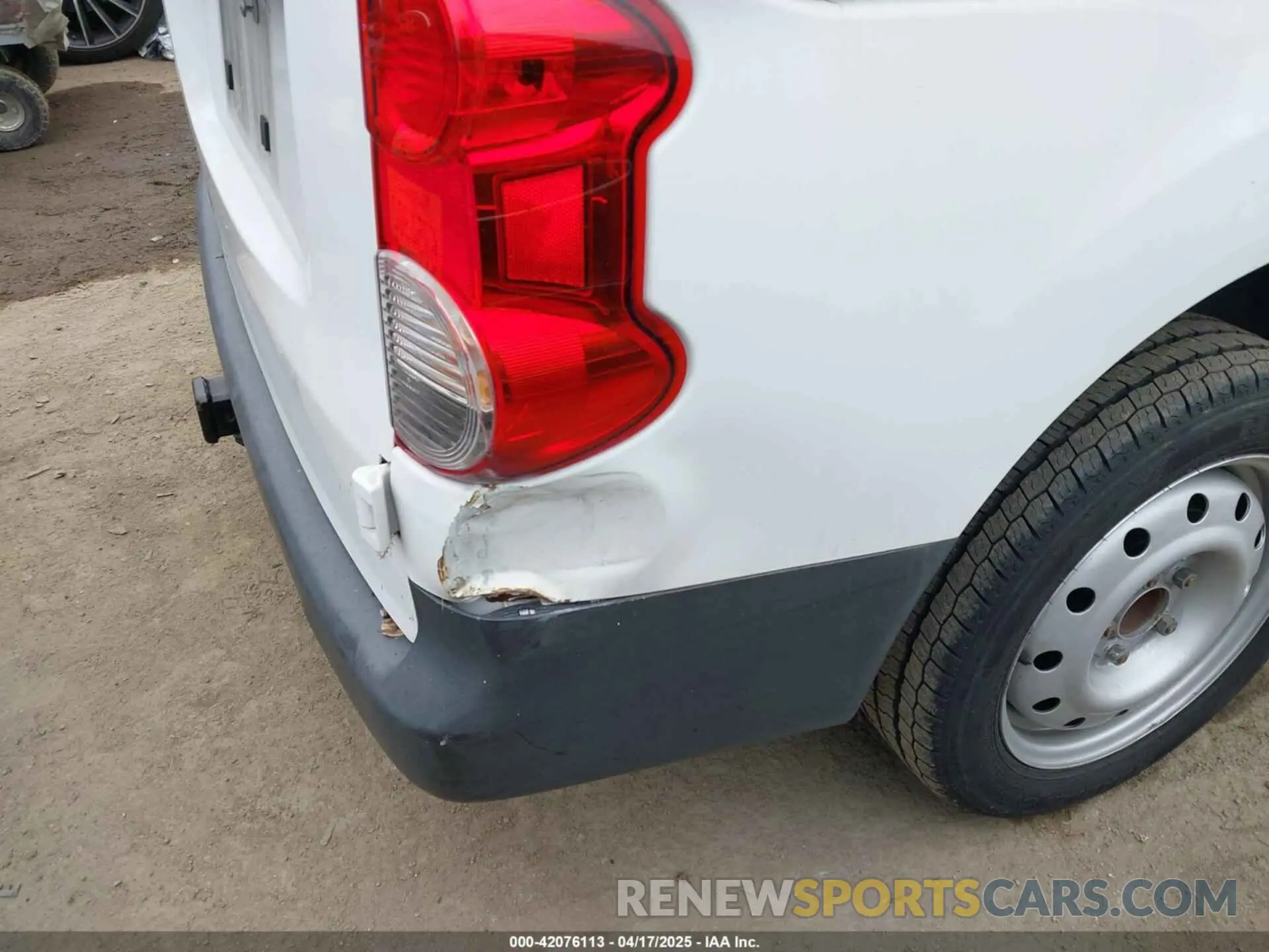 6 Photograph of a damaged car 3N6CM0KNXKK703267 NISSAN NV200 2019