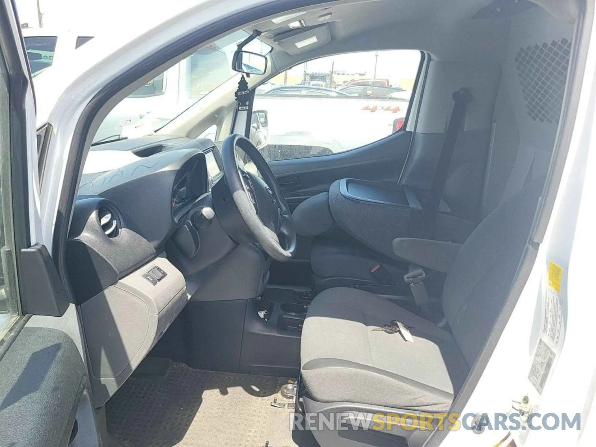 1 Фотография поврежденного автомобиля 3N6CM0KN1LK702655 NISSAN NV200 2020