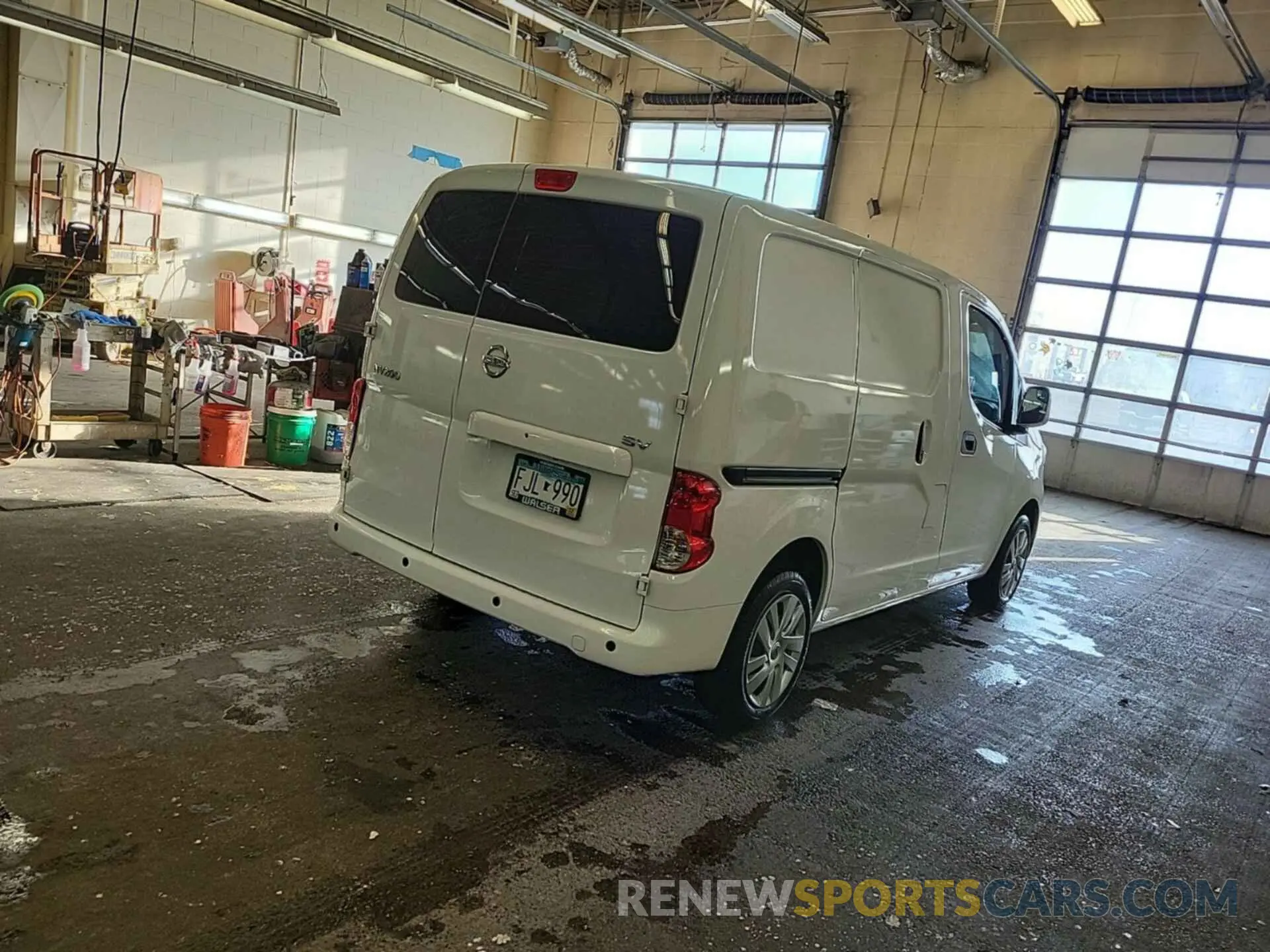 15 Фотография поврежденного автомобиля 3N6CM0KN2LK704415 NISSAN NV200 2020
