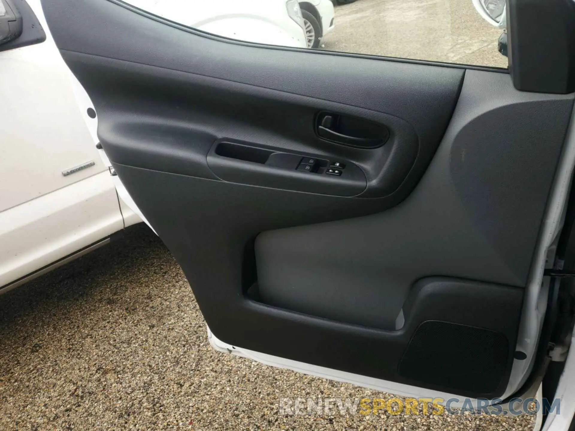 12 Photograph of a damaged car 3N6CM0KN6MK703284 NISSAN NV200 2021