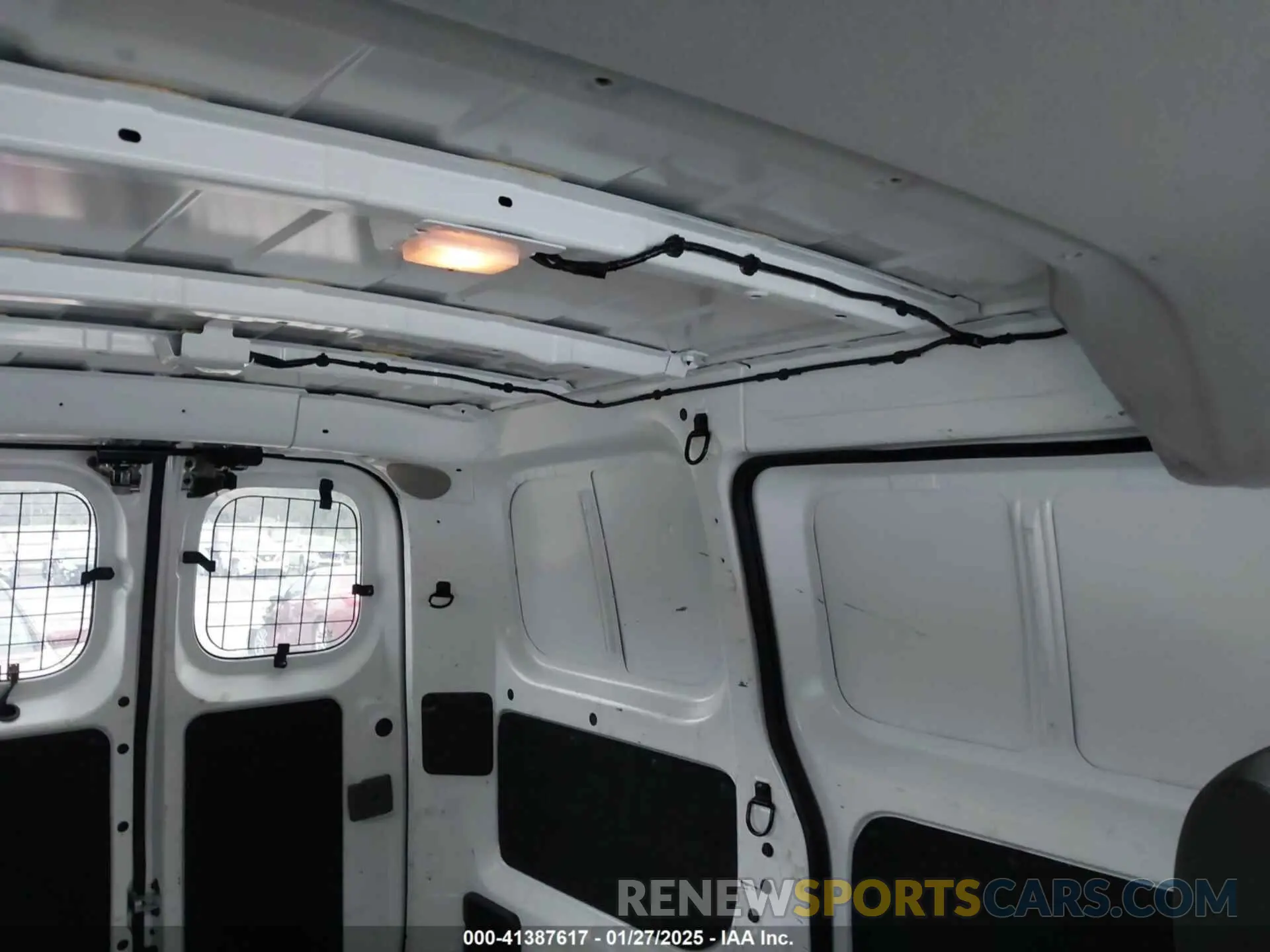 8 Photograph of a damaged car 3N6CM0KN1LK700534 NISSAN NV200  CARGO 2020