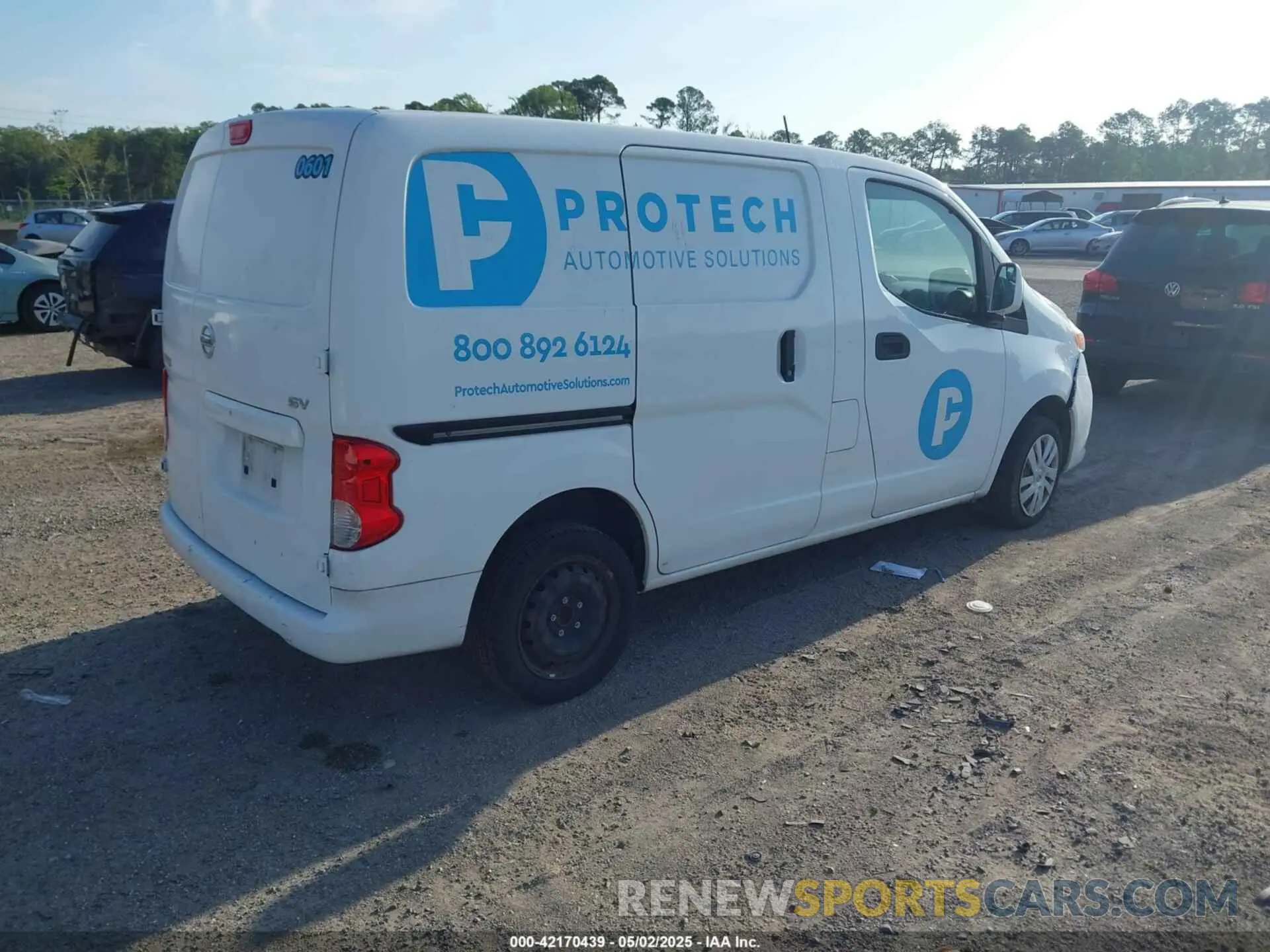 4 Photograph of a damaged car 3N6CM0KN3LK694753 NISSAN NV200  CARGO 2020