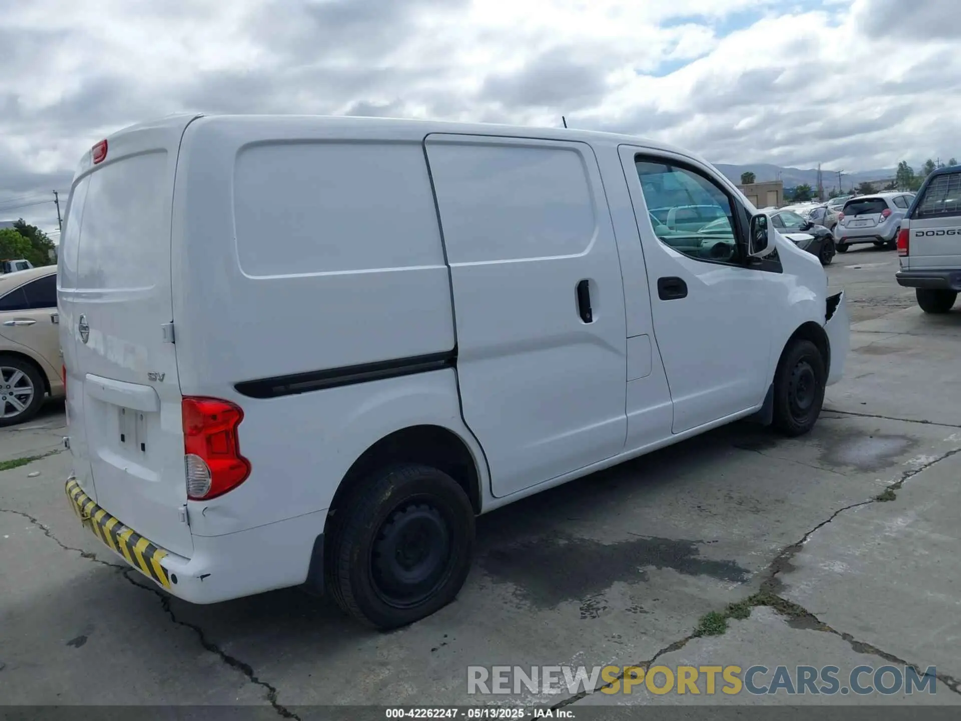 4 Photograph of a damaged car 3N6CM0KN3MK706501 NISSAN NV200  CARGO 2021