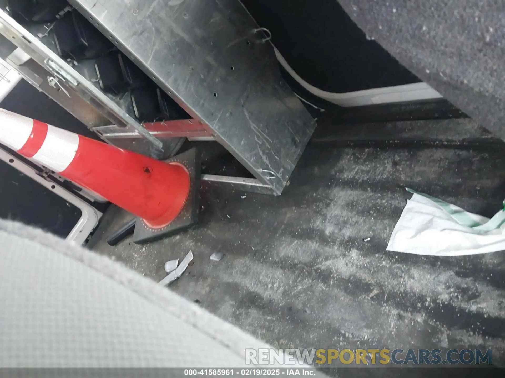 8 Photograph of a damaged car 3N6CM0KN6MK692142 NISSAN NV200  CARGO 2021
