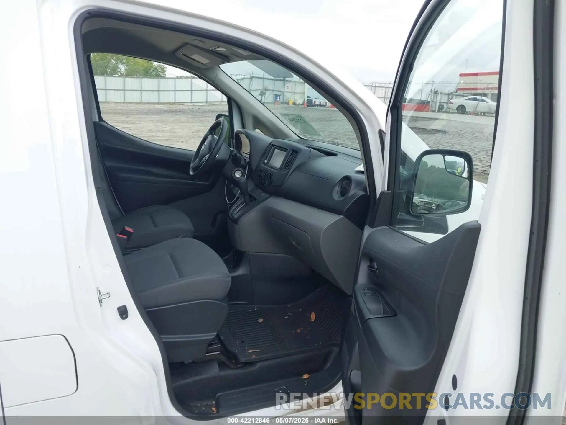 5 Photograph of a damaged car 3N6CM0KN6MK696823 NISSAN NV200  CARGO 2021