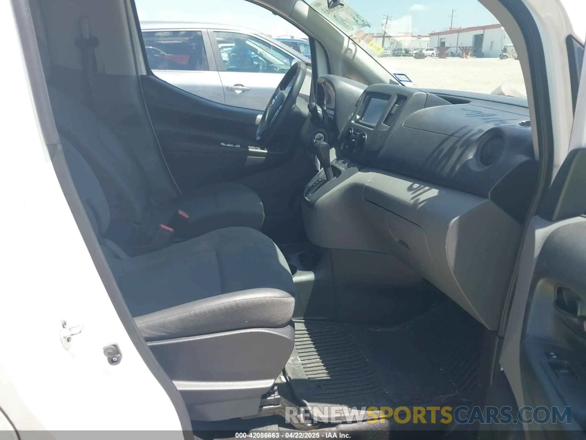 5 Photograph of a damaged car 3N6CM0KN9MK701951 NISSAN NV200  CARGO 2021