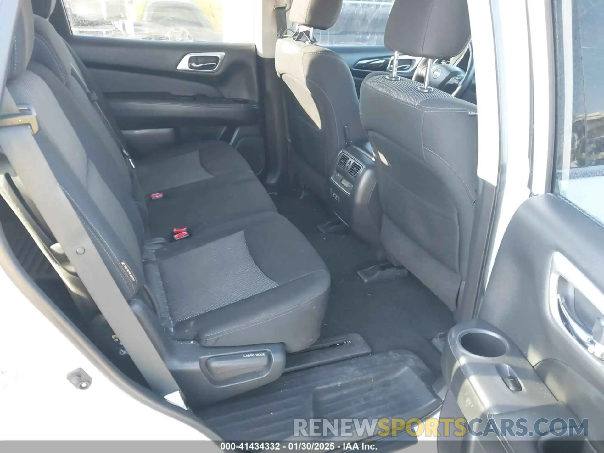 8 Photograph of a damaged car 5N1DR2MM1KC590948 NISSAN PATHFINDER 2019
