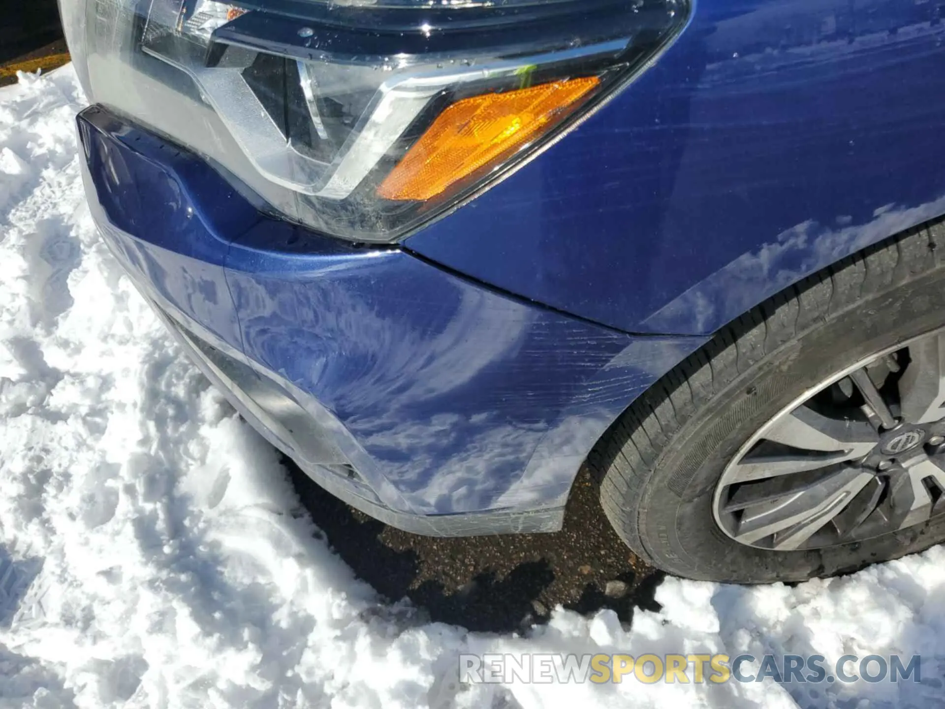 32 Photograph of a damaged car 5N1DR2MM3KC613694 NISSAN PATHFINDER 2019