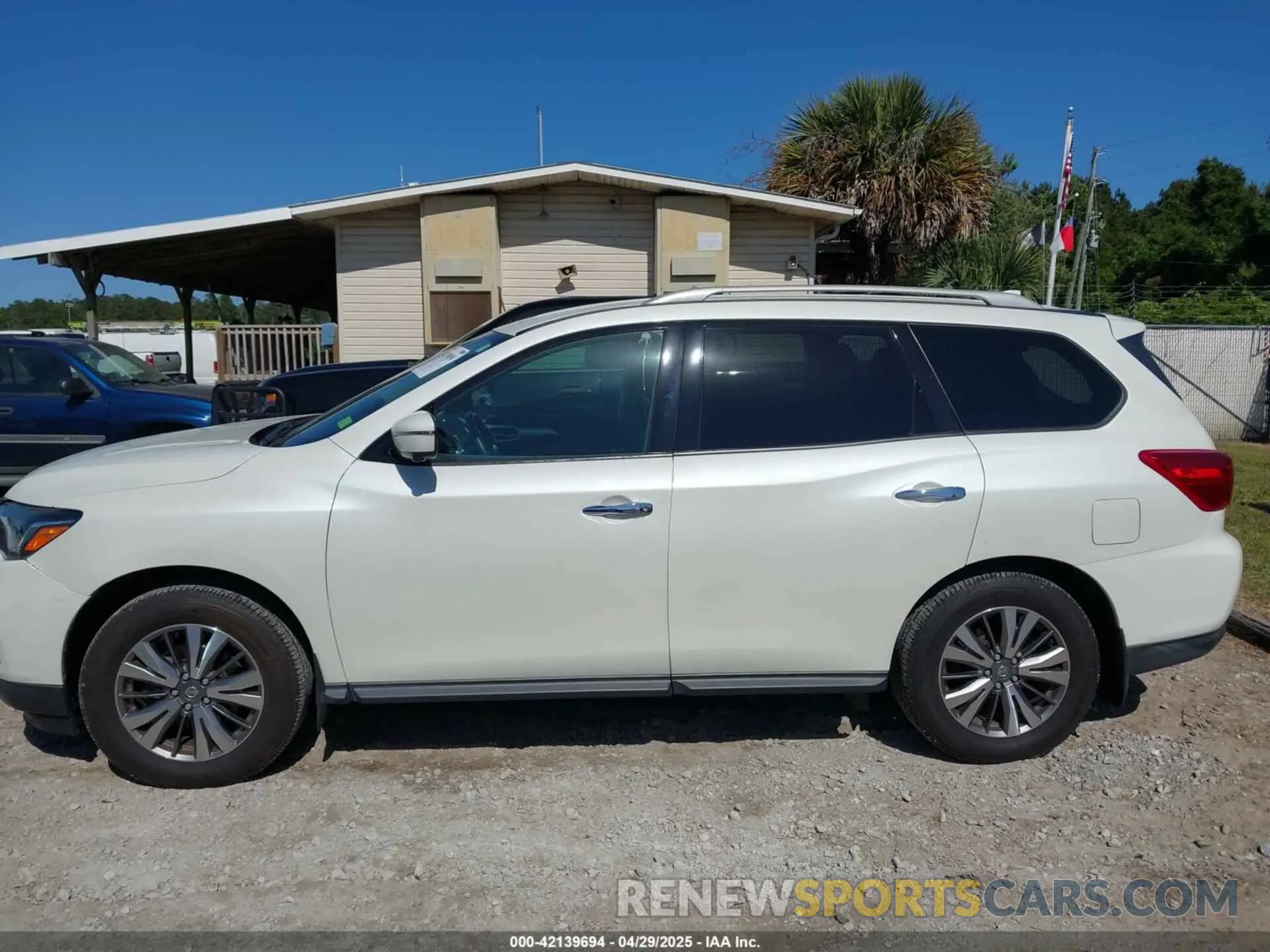 14 Photograph of a damaged car 5N1DR2MM8KC621063 NISSAN PATHFINDER 2019