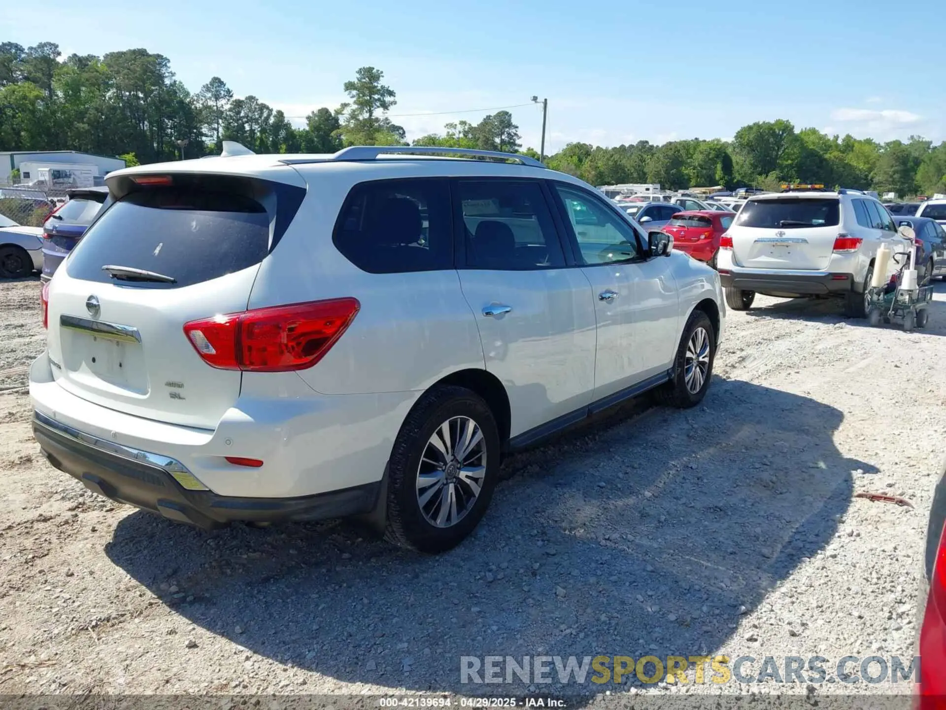 4 Photograph of a damaged car 5N1DR2MM8KC621063 NISSAN PATHFINDER 2019