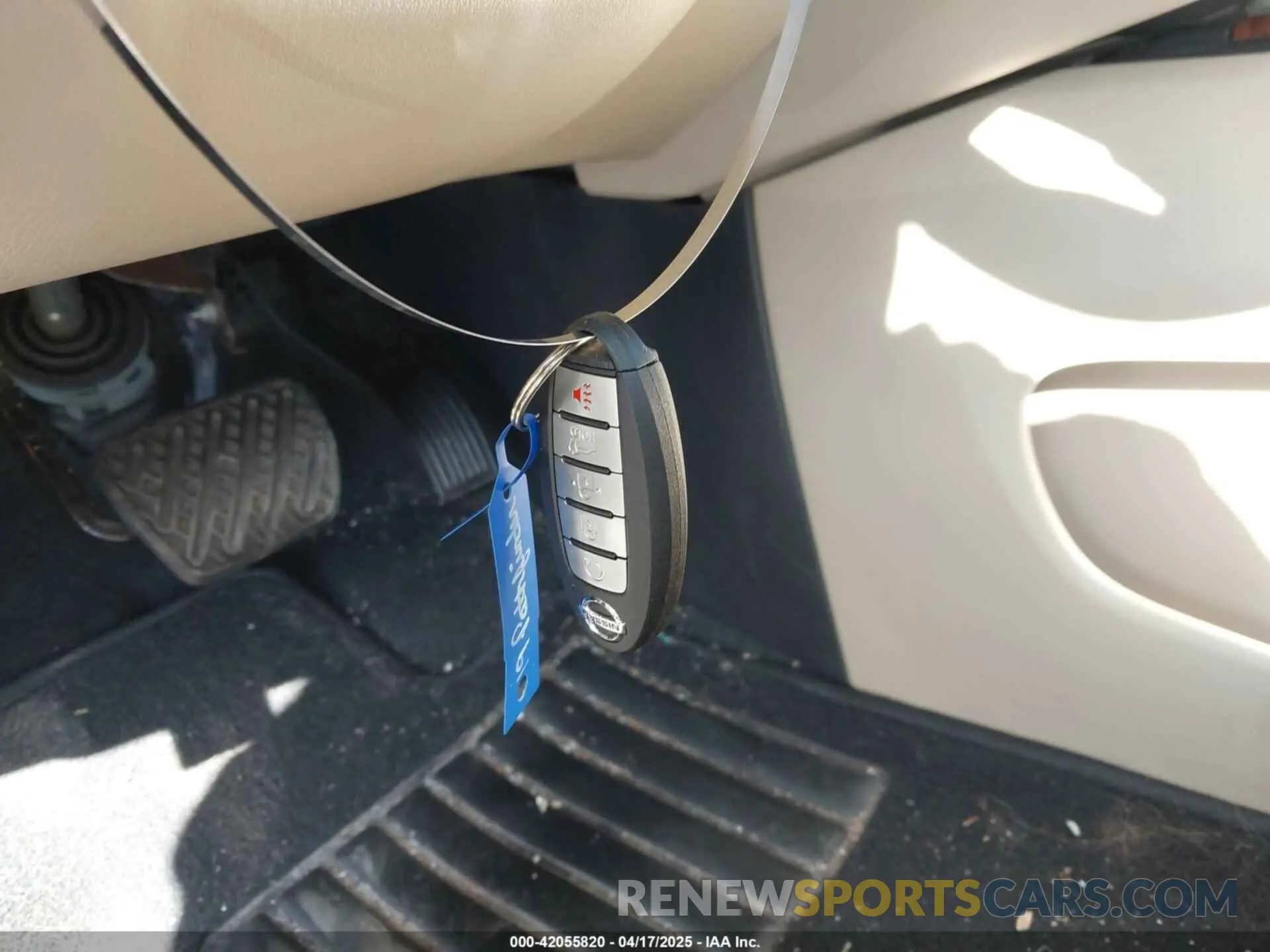 11 Photograph of a damaged car 5N1DR2MM8KC647338 NISSAN PATHFINDER 2019