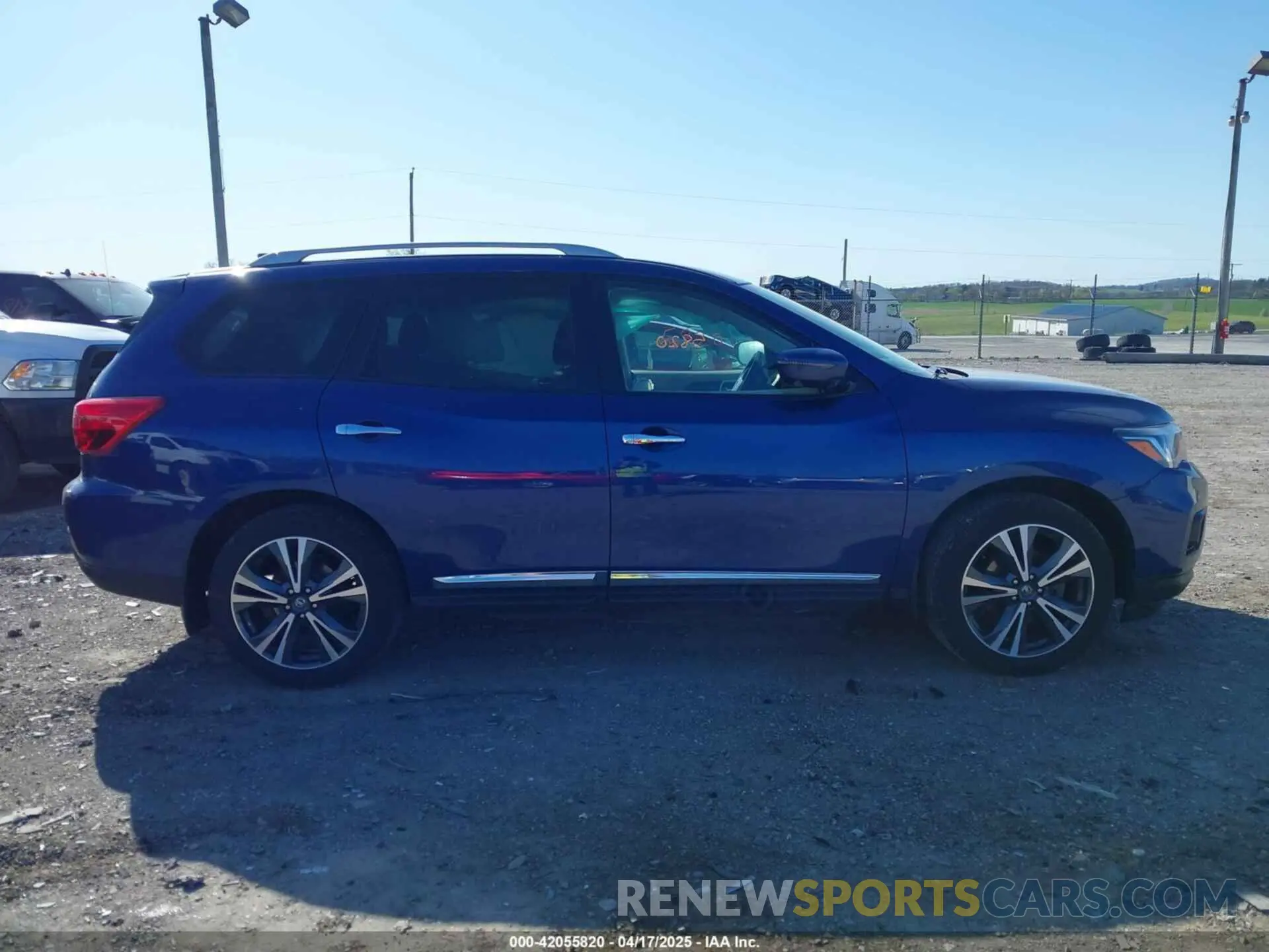 13 Photograph of a damaged car 5N1DR2MM8KC647338 NISSAN PATHFINDER 2019