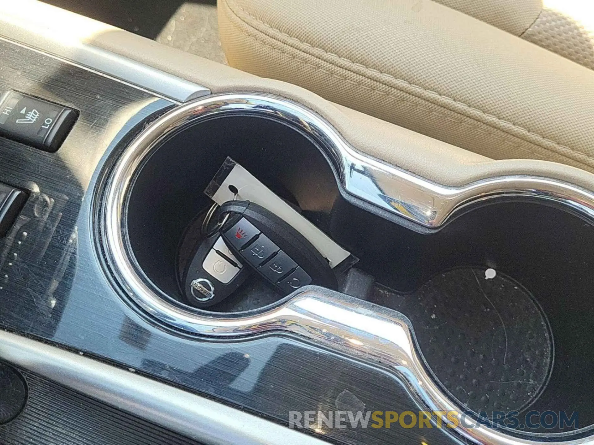 28 Photograph of a damaged car 5N1DR2MM9KC604384 NISSAN PATHFINDER 2019