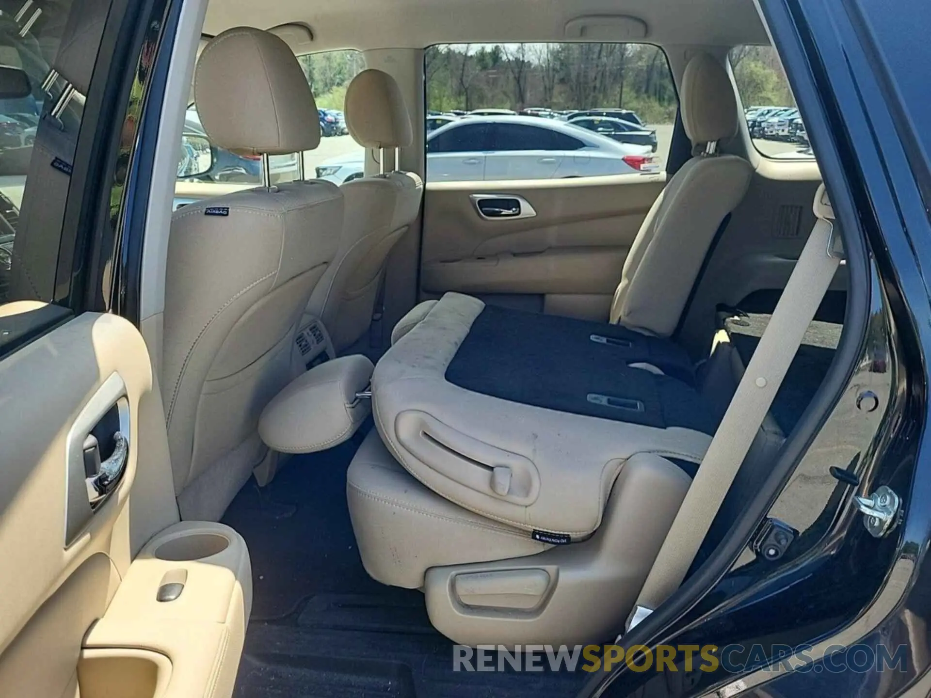 29 Photograph of a damaged car 5N1DR2MM9KC604384 NISSAN PATHFINDER 2019