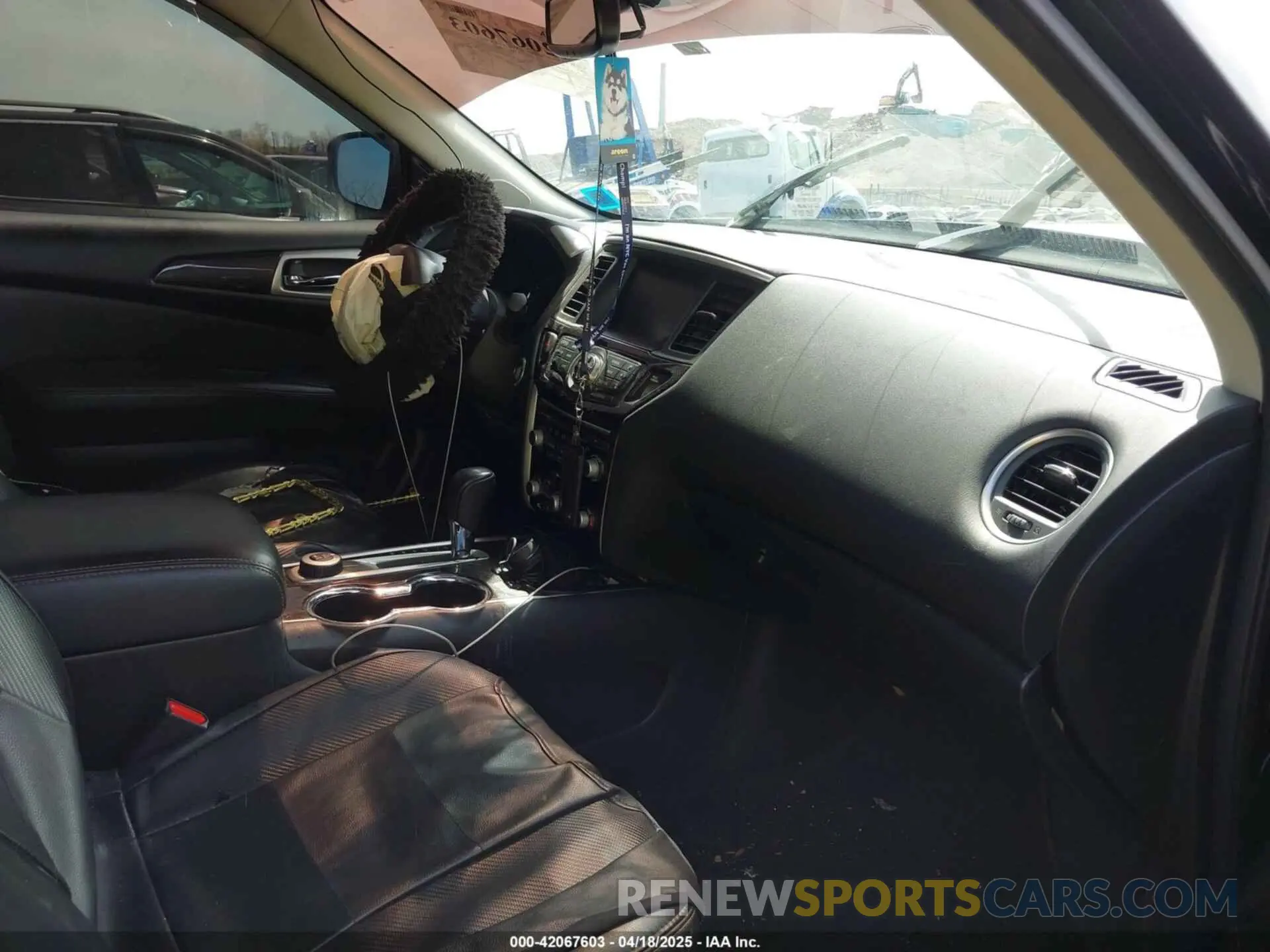 5 Photograph of a damaged car 5N1DR2MMXKC617838 NISSAN PATHFINDER 2019