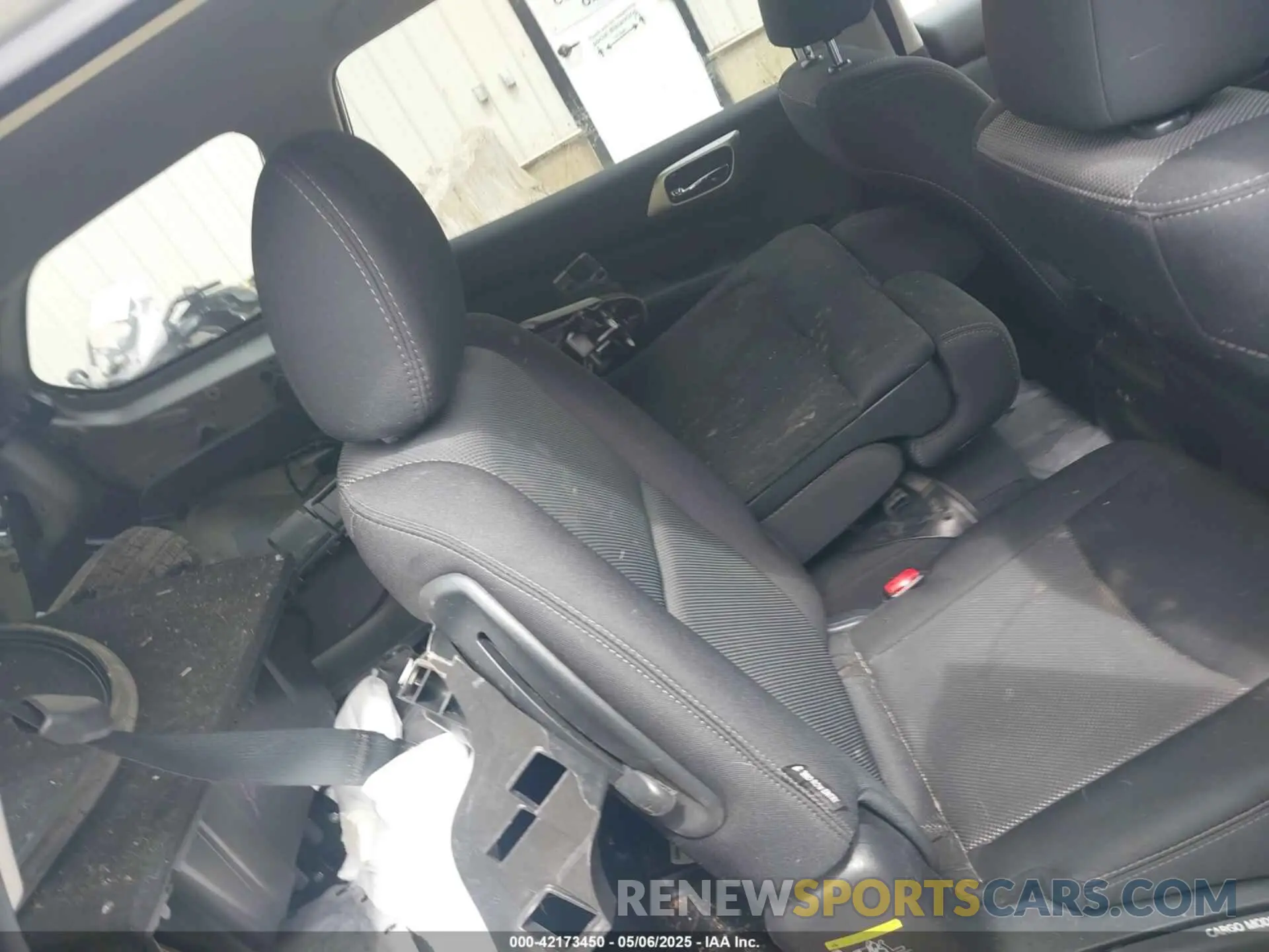 8 Photograph of a damaged car 5N1DR2MMXKC639984 NISSAN PATHFINDER 2019