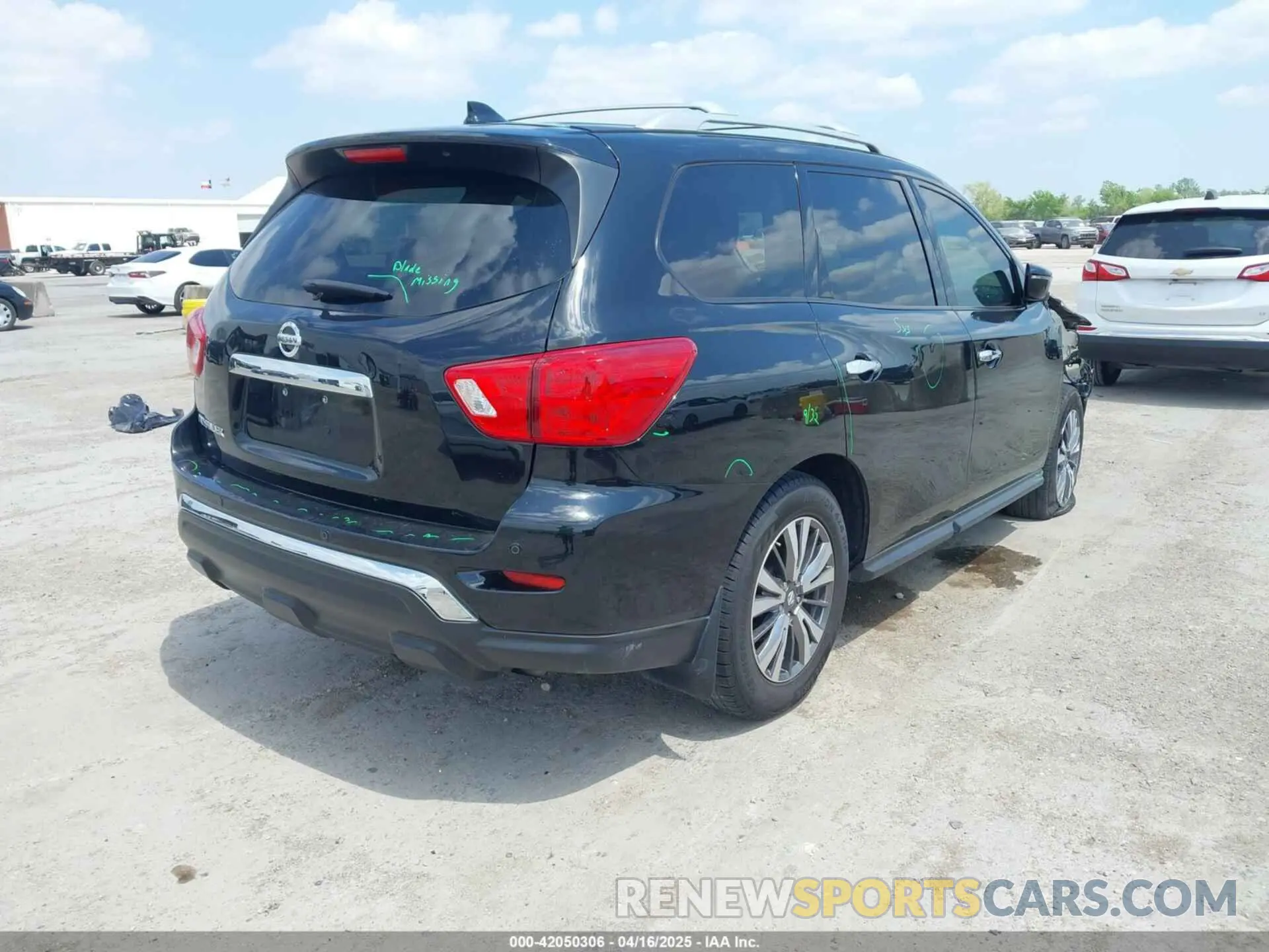 4 Photograph of a damaged car 5N1DR2MN1KC585905 NISSAN PATHFINDER 2019