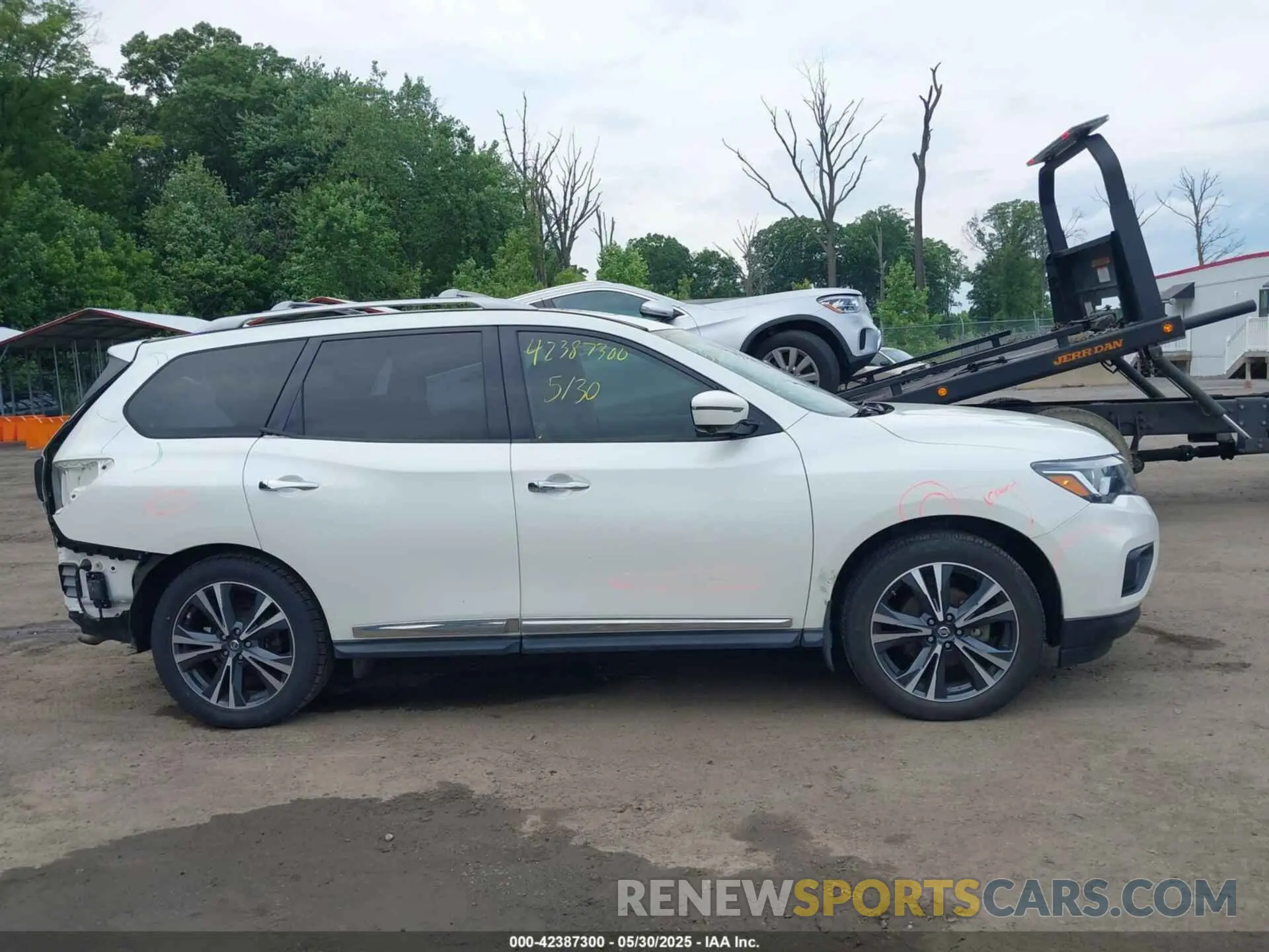 13 Photograph of a damaged car 5N1DR2MN1KC593616 NISSAN PATHFINDER 2019