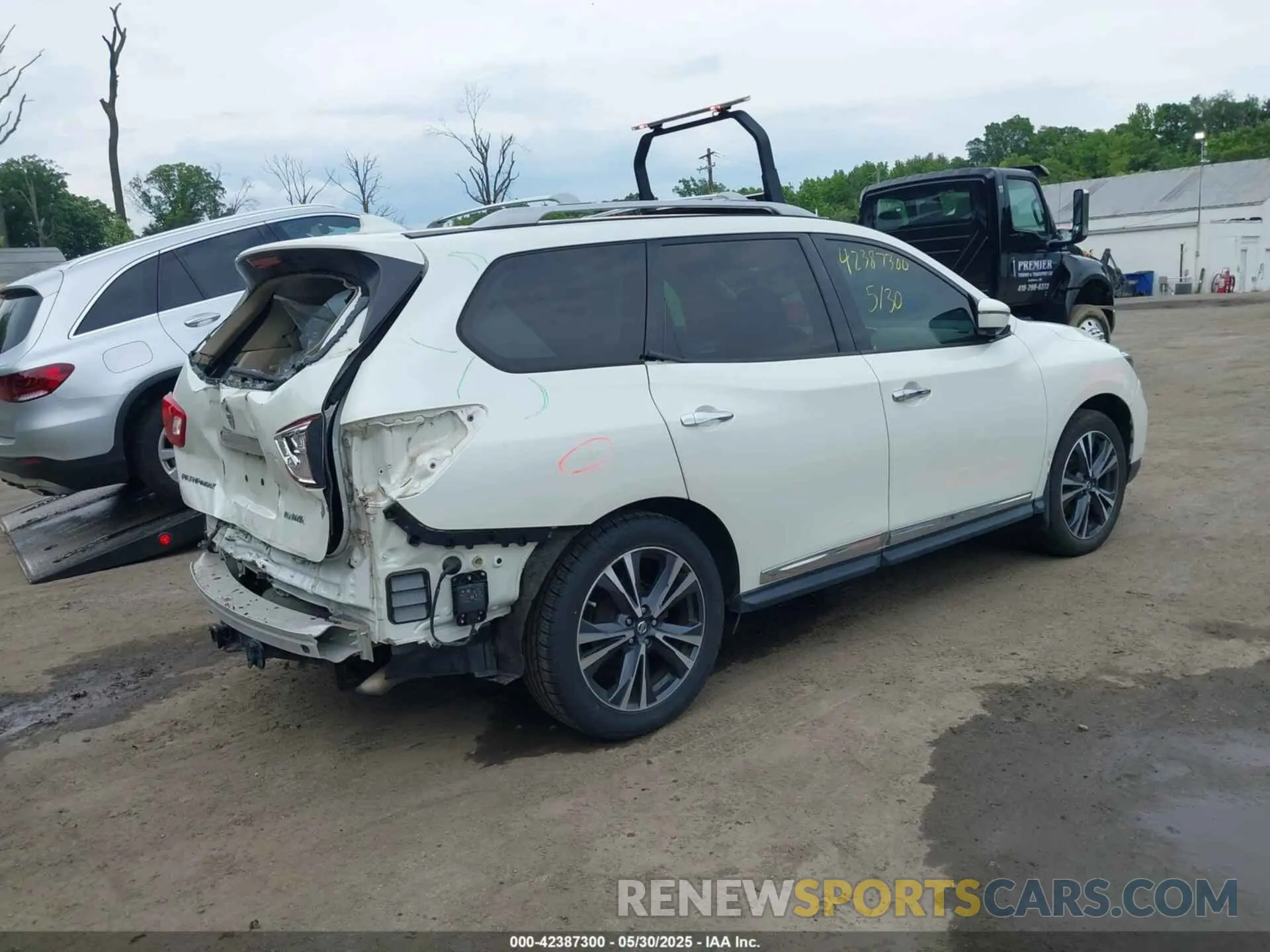 4 Photograph of a damaged car 5N1DR2MN1KC593616 NISSAN PATHFINDER 2019