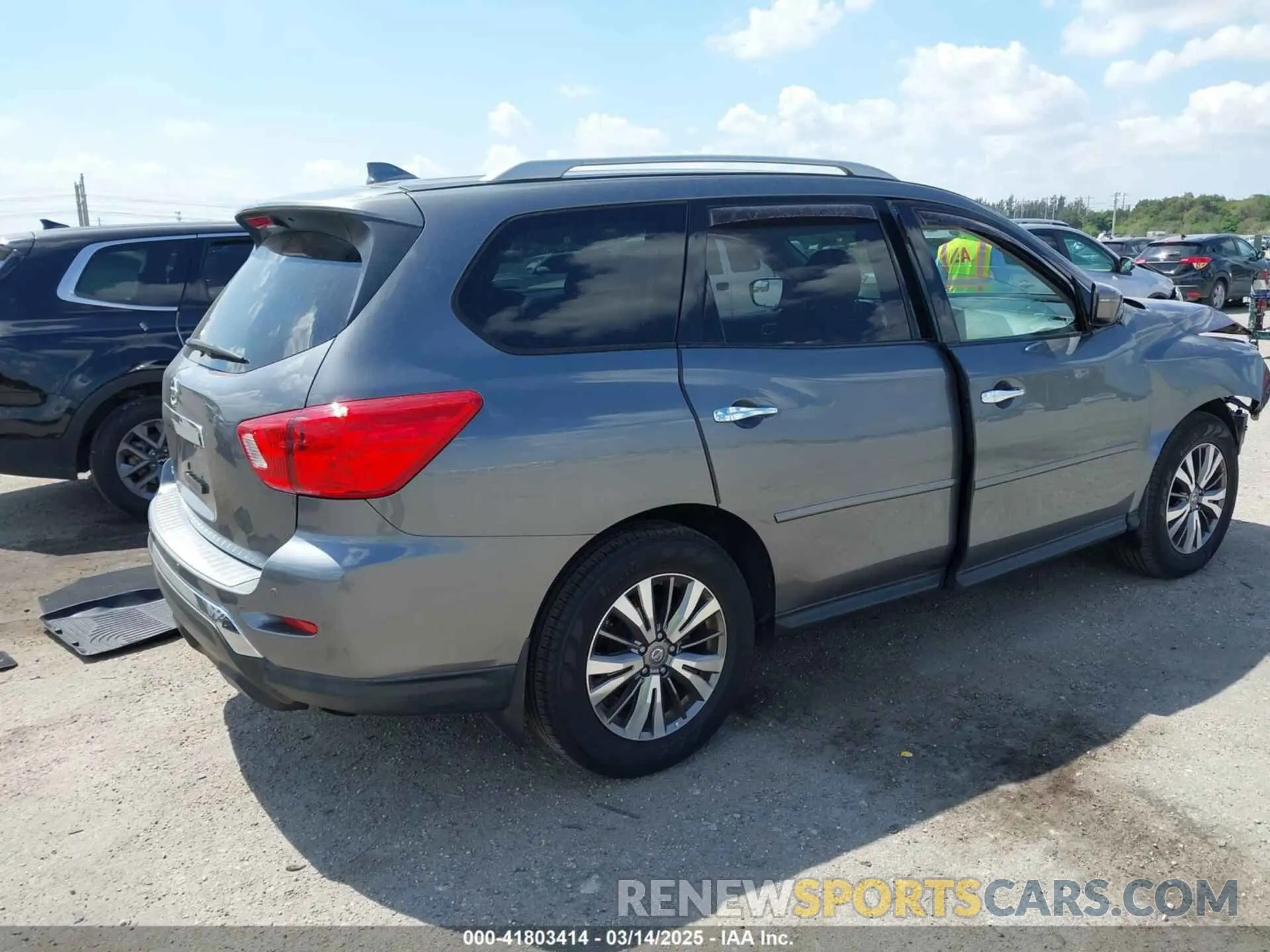4 Photograph of a damaged car 5N1DR2MN1KC598167 NISSAN PATHFINDER 2019