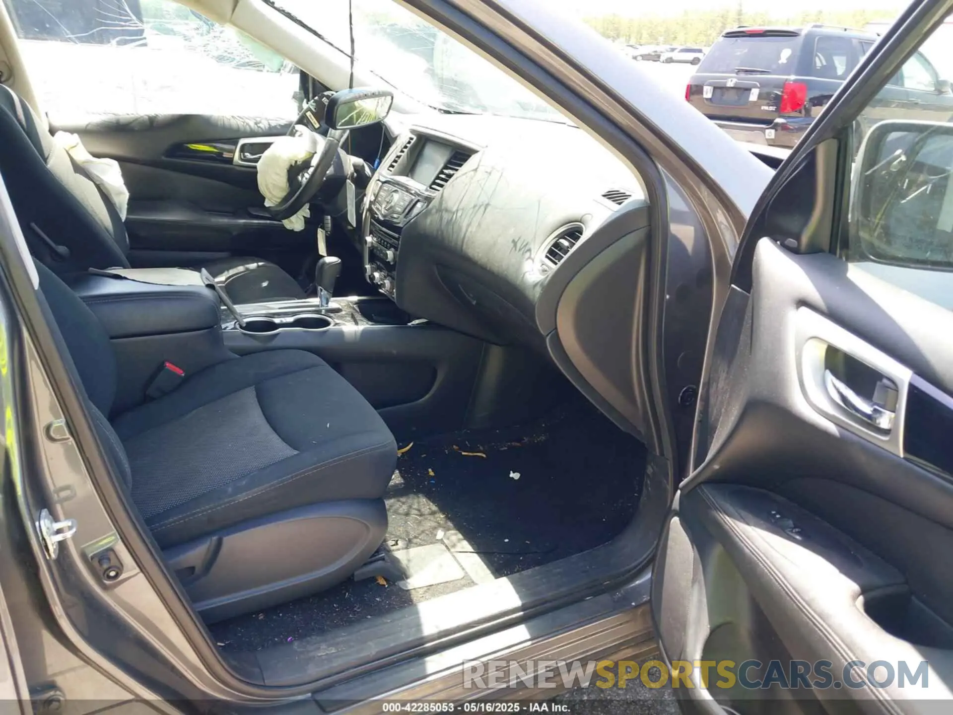 5 Photograph of a damaged car 5N1DR2MN2KC595357 NISSAN PATHFINDER 2019